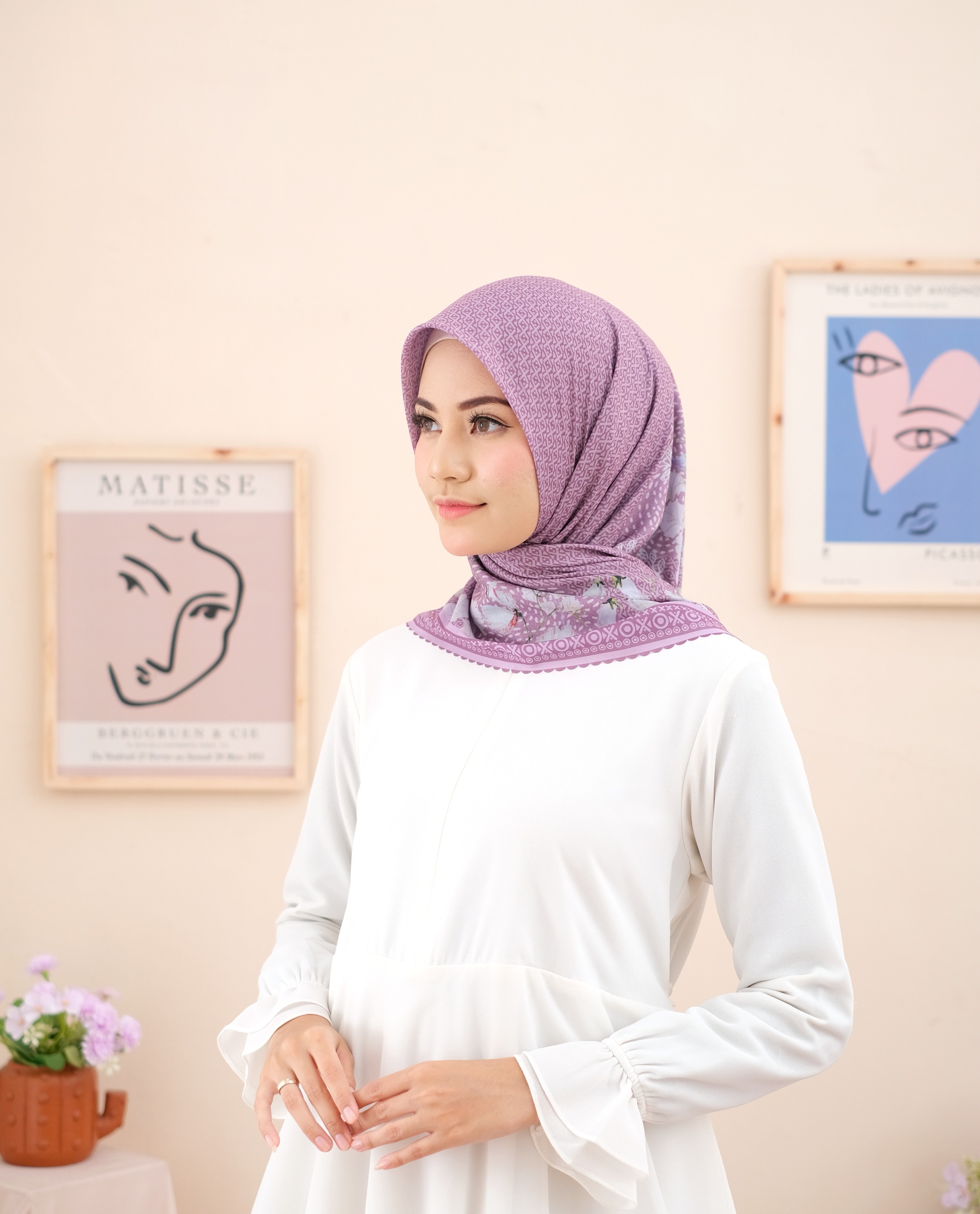 Square Hijab JAMILA in Lilac