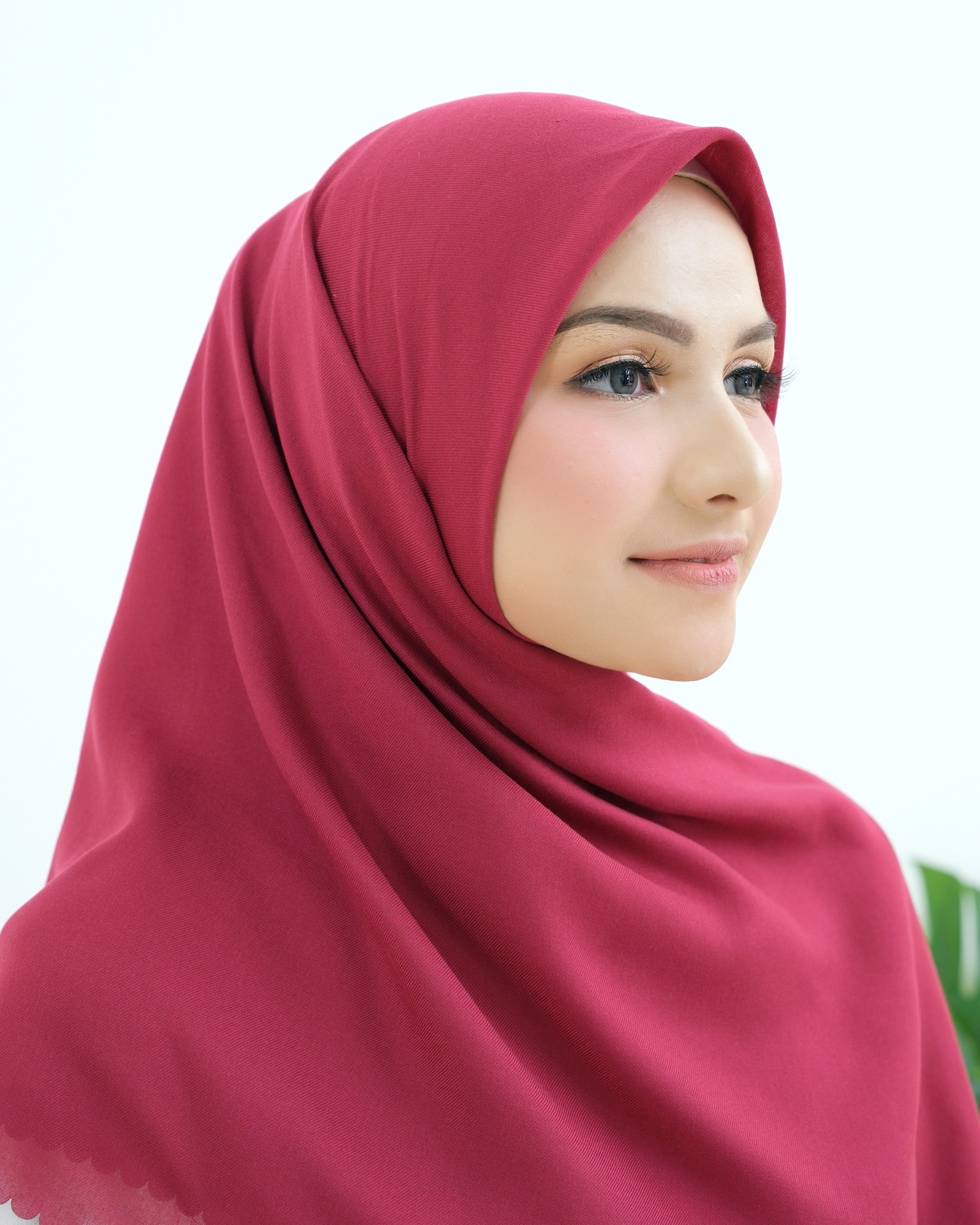 Plain Hijab VOAL ULTIMATE TWILIGHT in Cherry