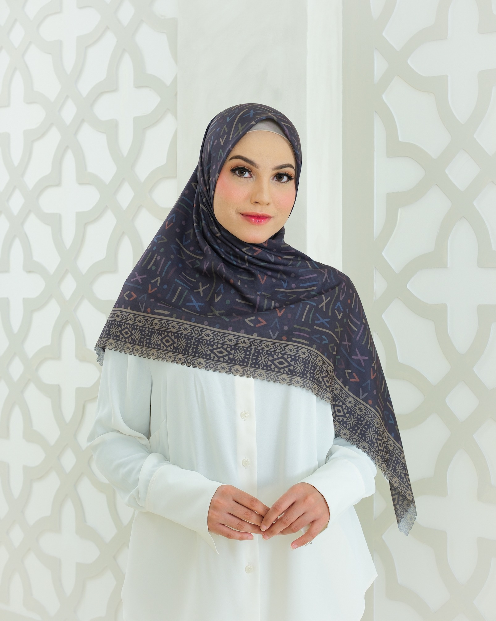 Square Hijab SAFI in Brown