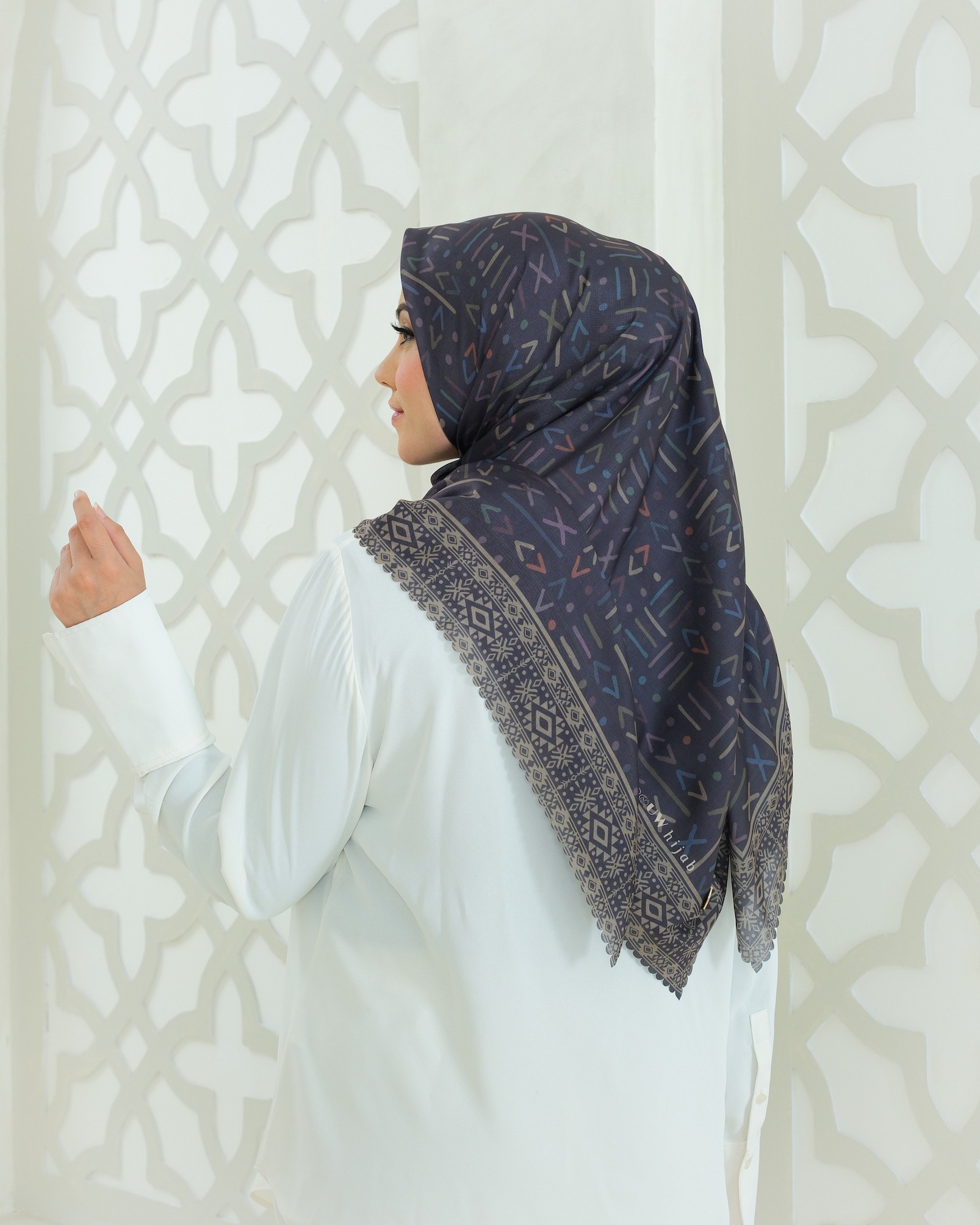 Square Hijab SAFI in Brown