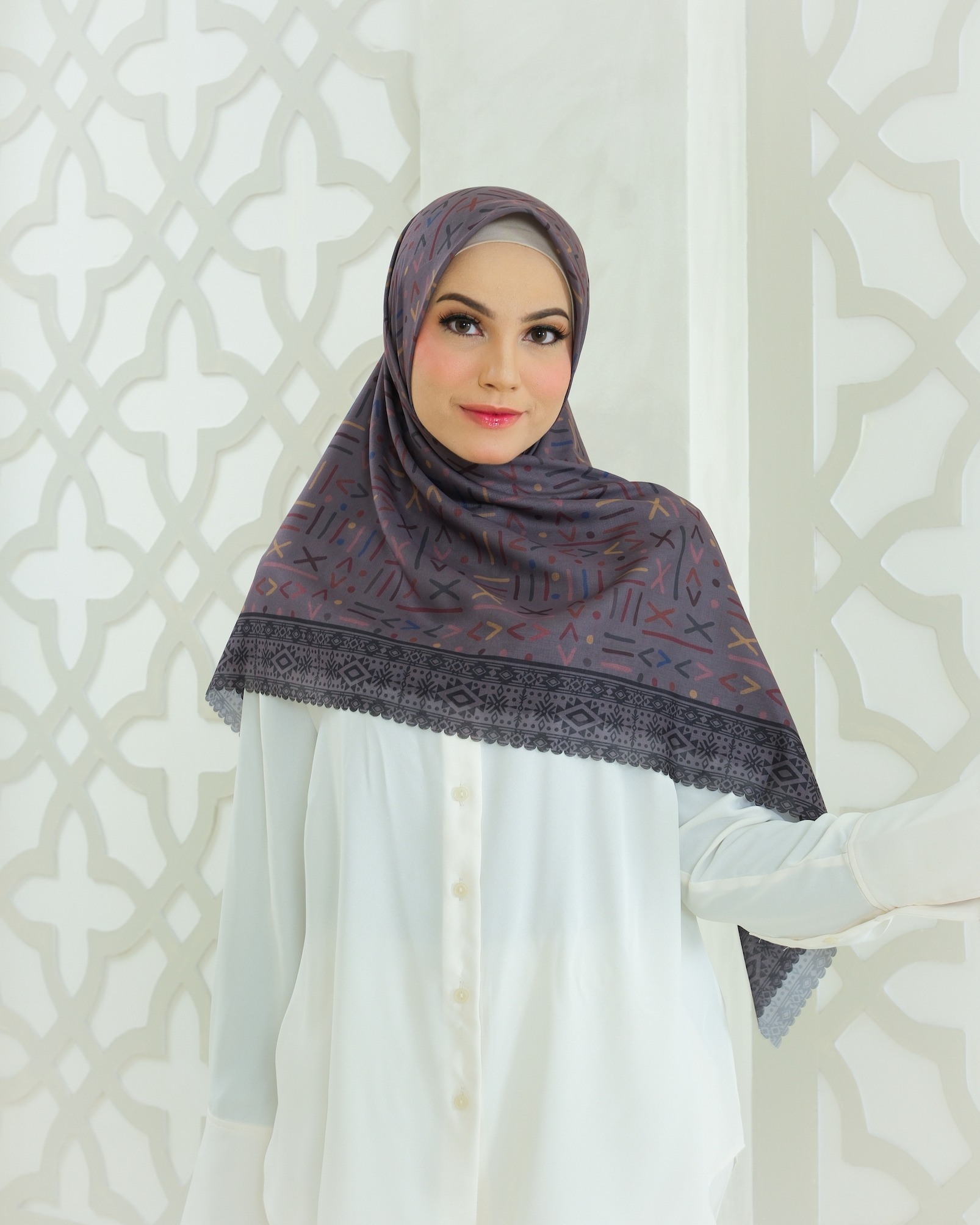 Square Hijab SAFI in Moka