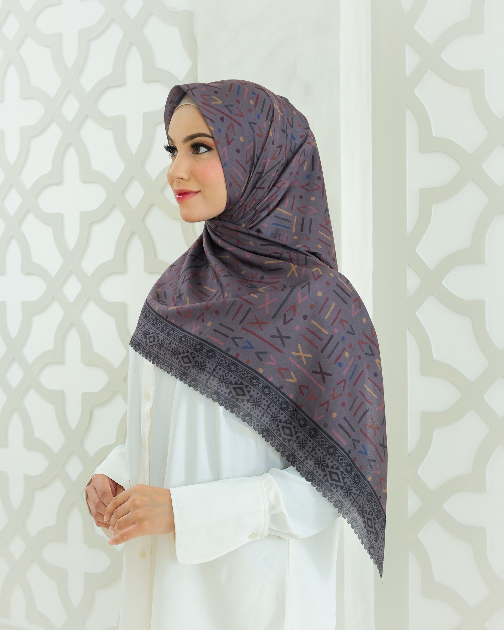 Square Hijab SAFI in Moka