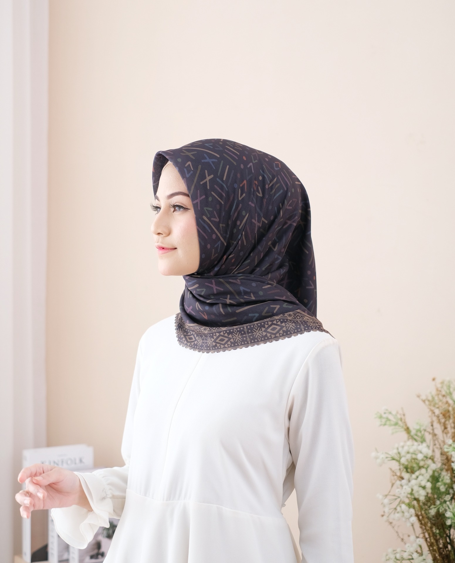 Square Hijab SAFI in Brown