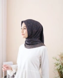 Square Hijab SAFI in Brown
