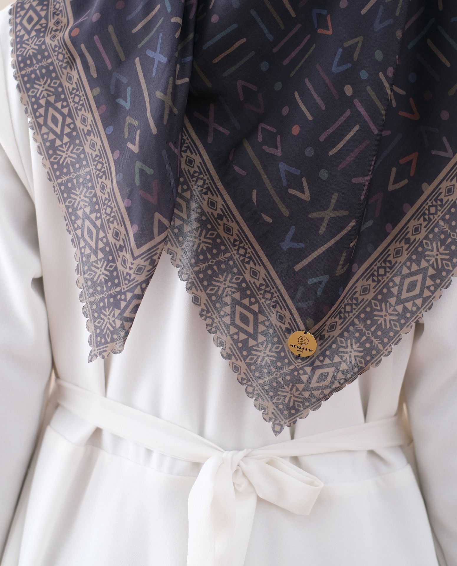 Square Hijab SAFI in Brown