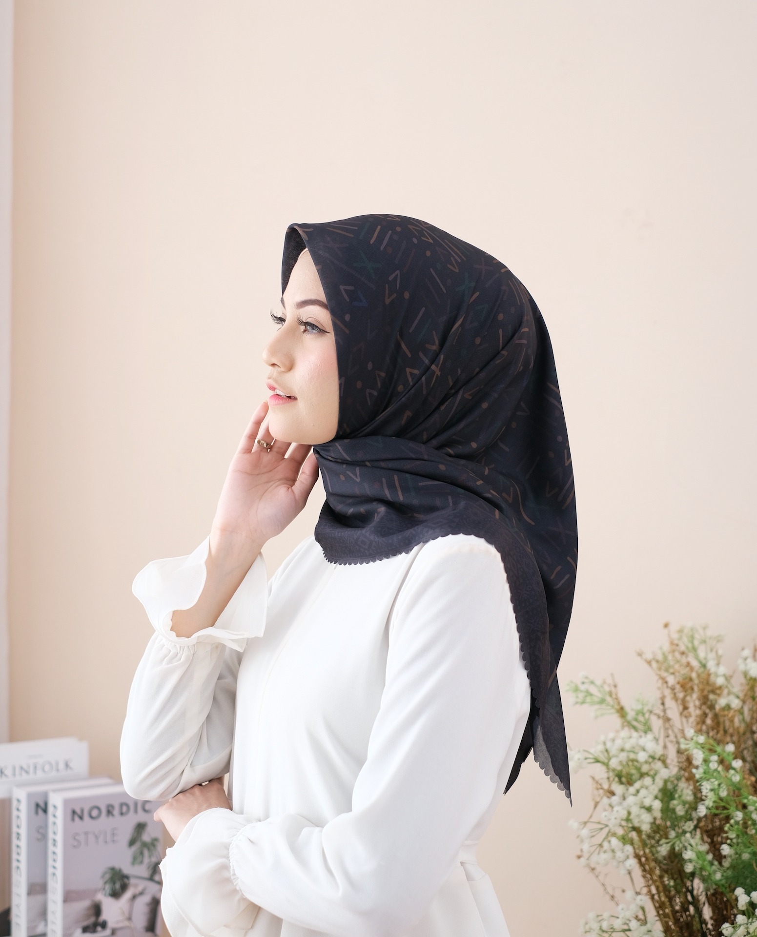 Square Hijab SAFI in Black