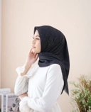 Square Hijab SAFI in Black
