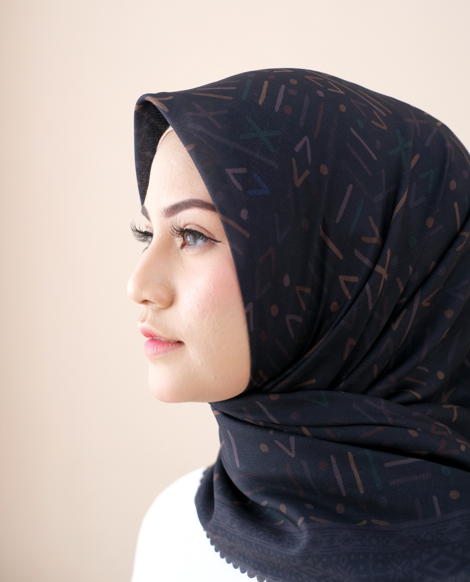 Square Hijab SAFI in Black