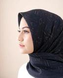 Square Hijab SAFI in Black