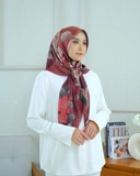 Square Hijab THE ZEN 110x110 in Aka