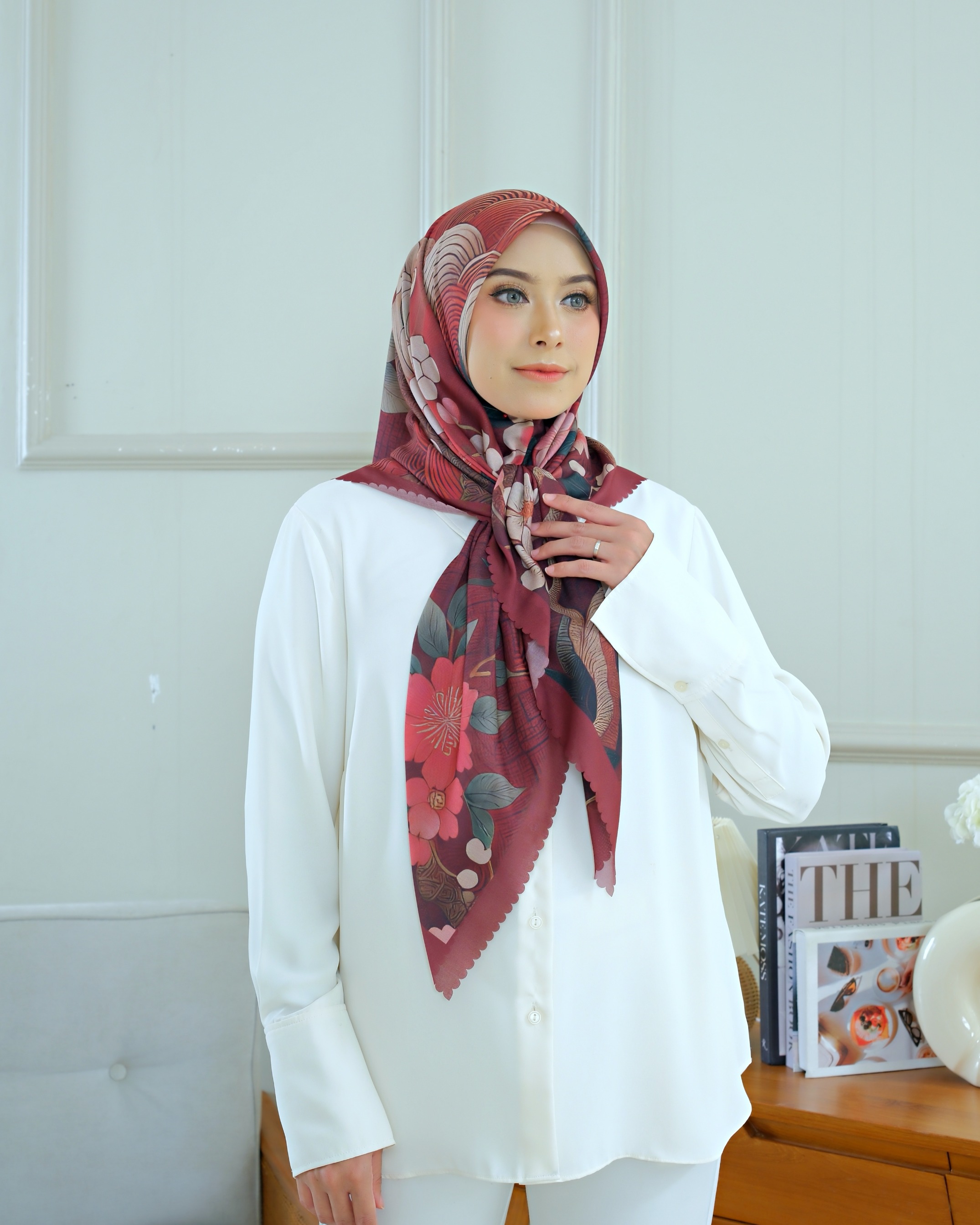 Square Hijab THE ZEN 110x110 in Aka