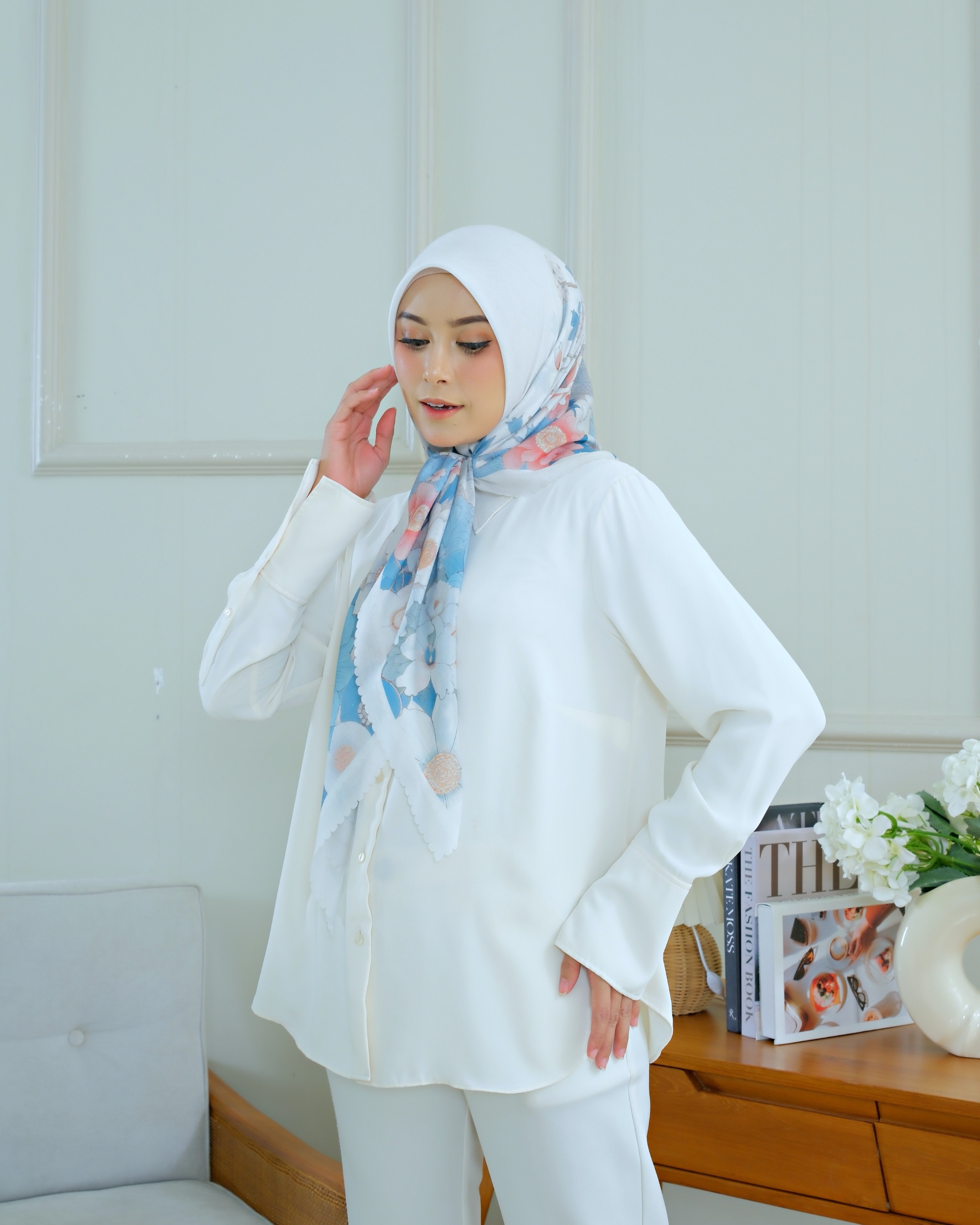 Square Hijab AZALEA 110x110 in Cream