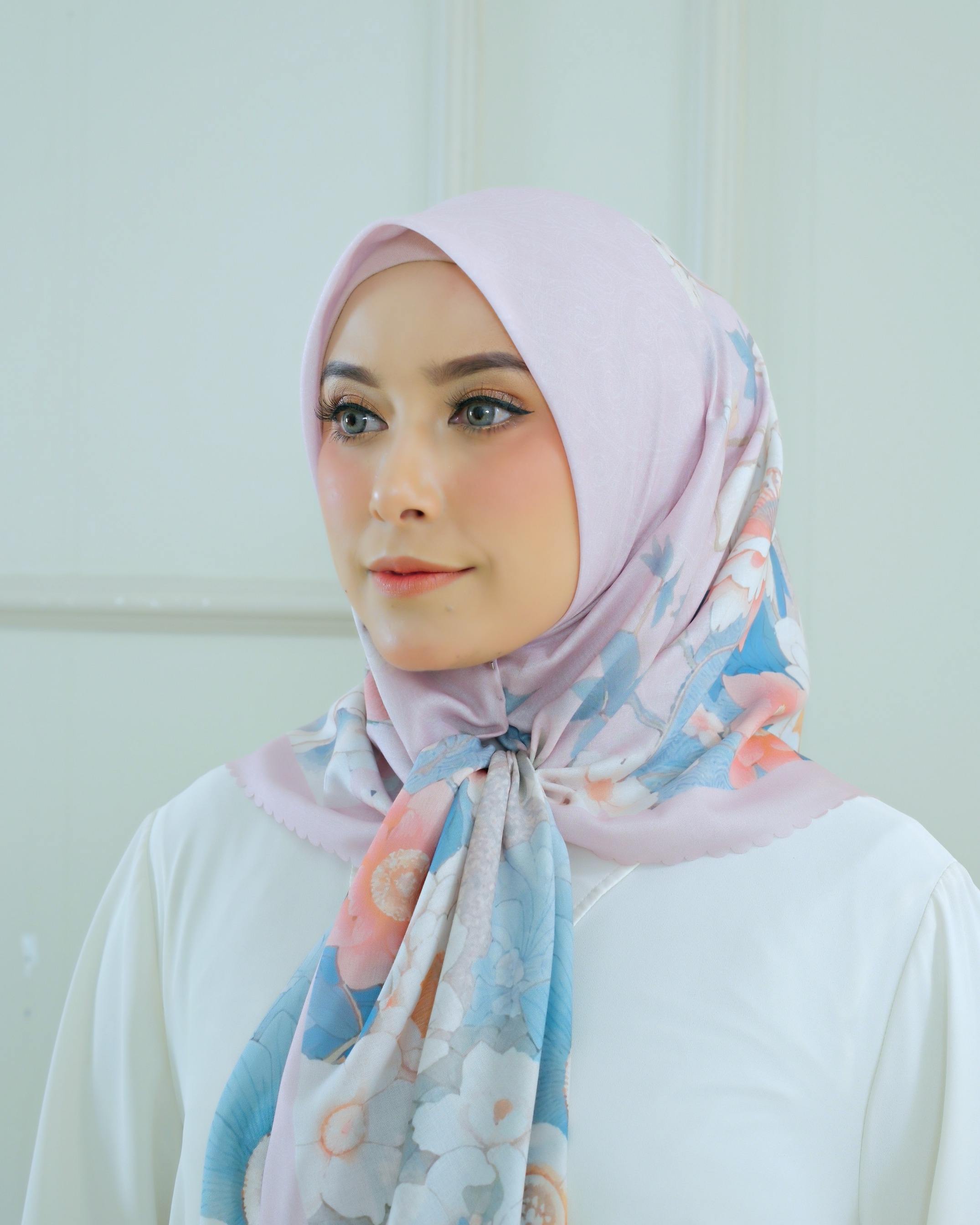 Square Hijab AZALEA 110x110 in Dusty Pink