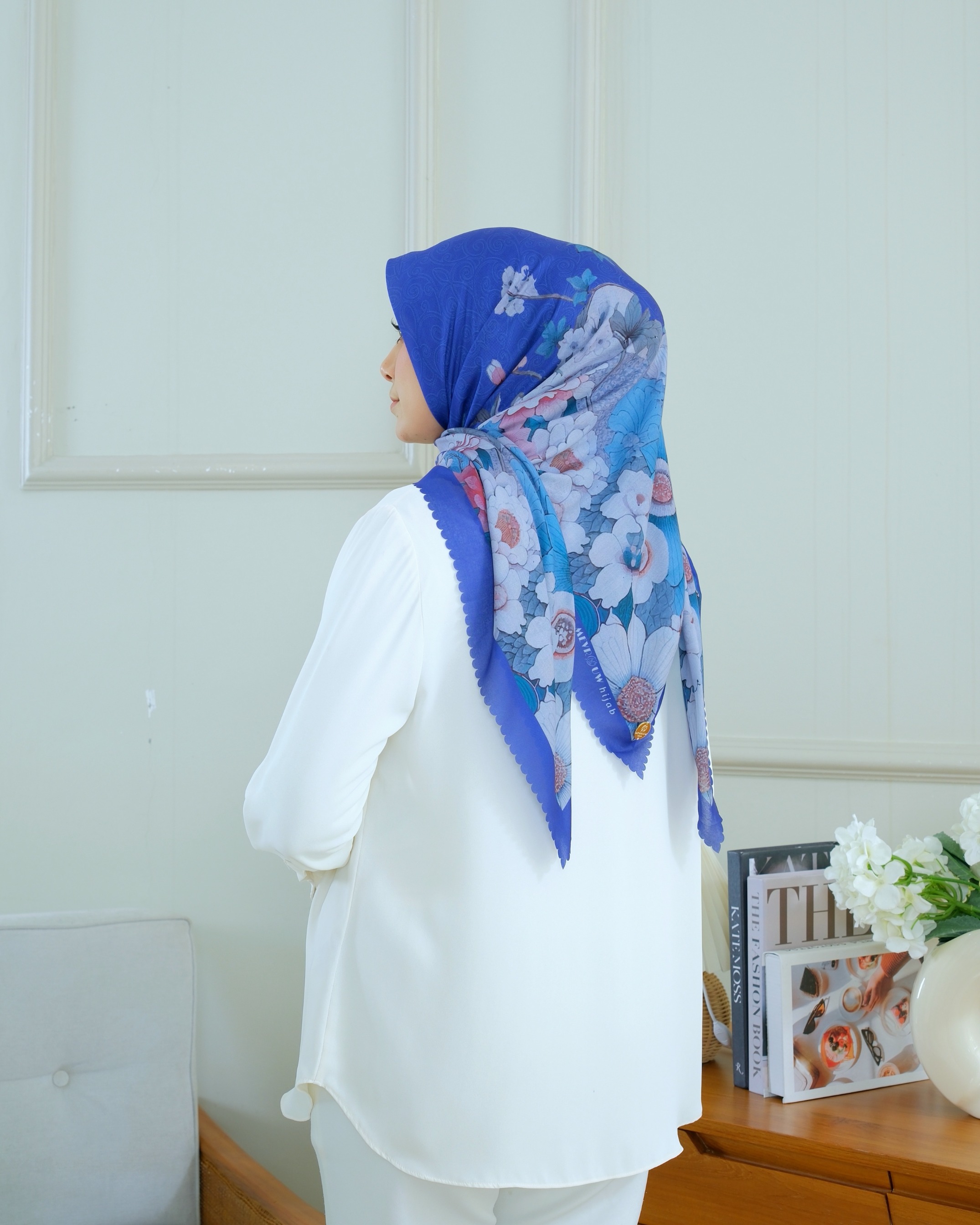 Square Hijab AZALEA 110x110 in Navy