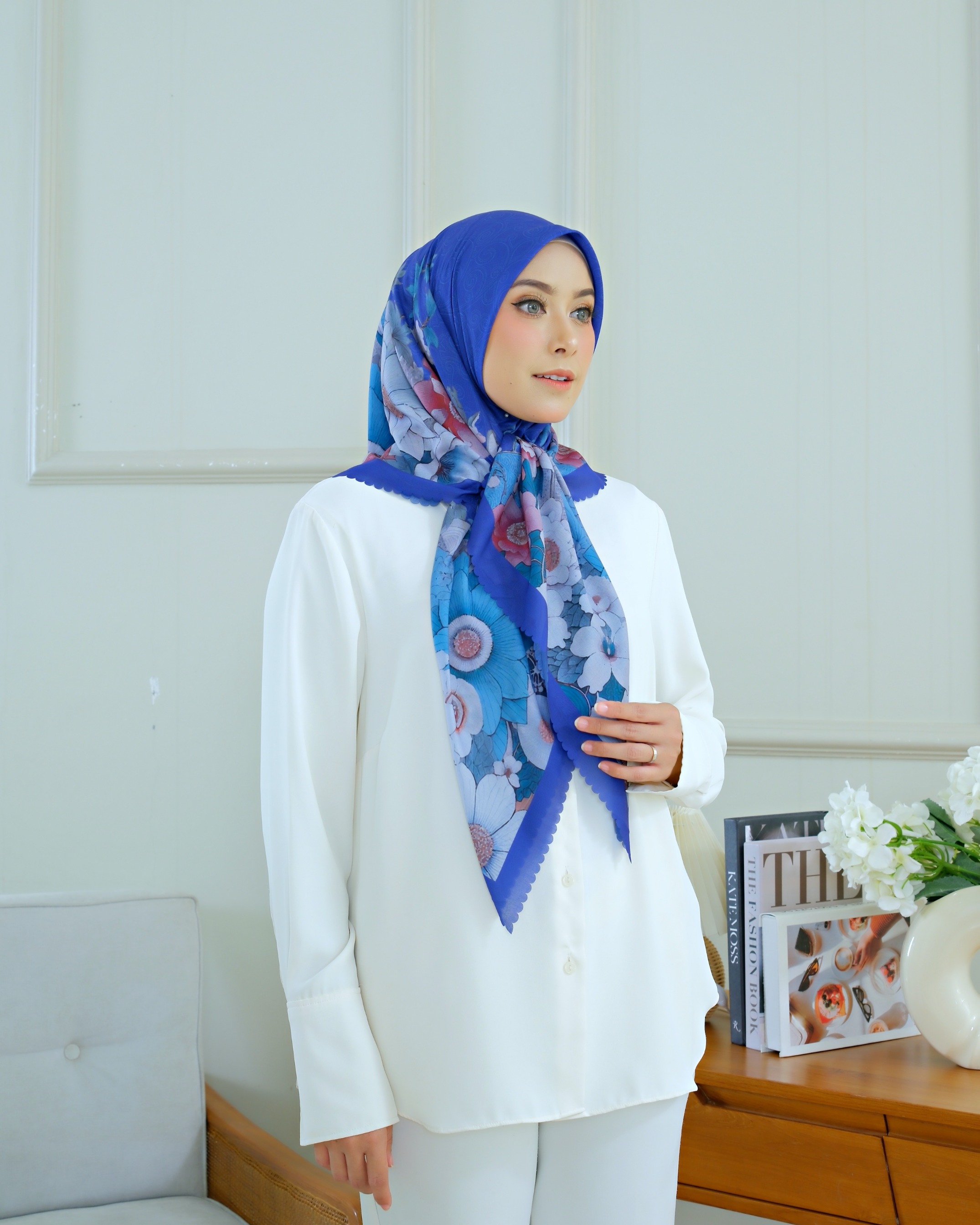 Square Hijab AZALEA 110x110 in Navy