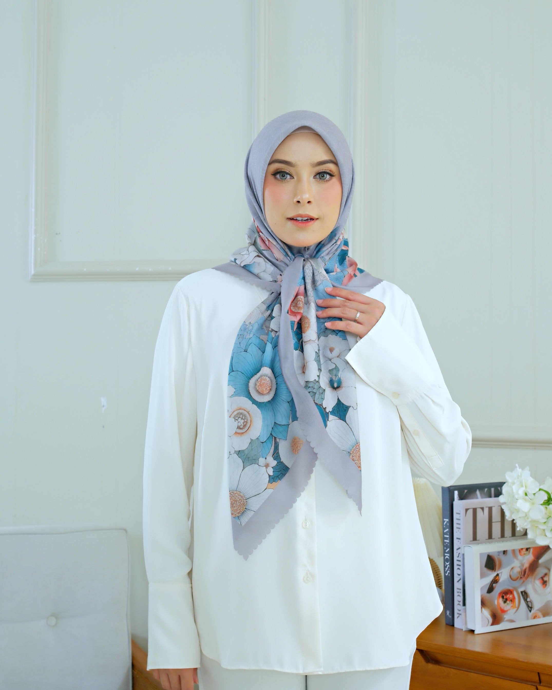Square Hijab AZALEA 110x110 in Umber
