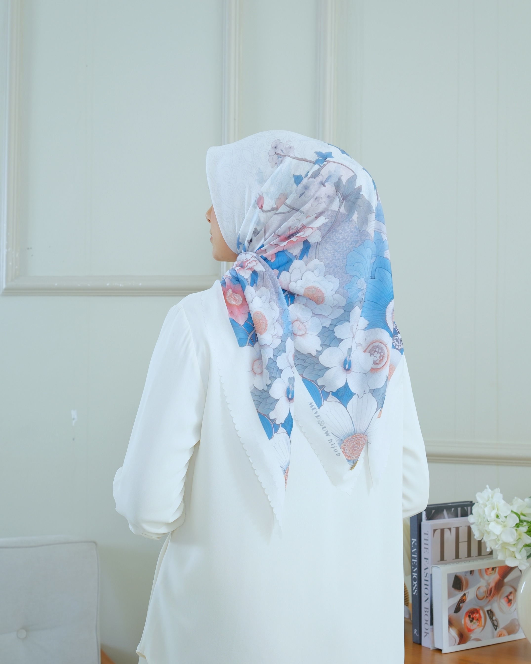 Square Hijab AZALEA 110x110 in White
