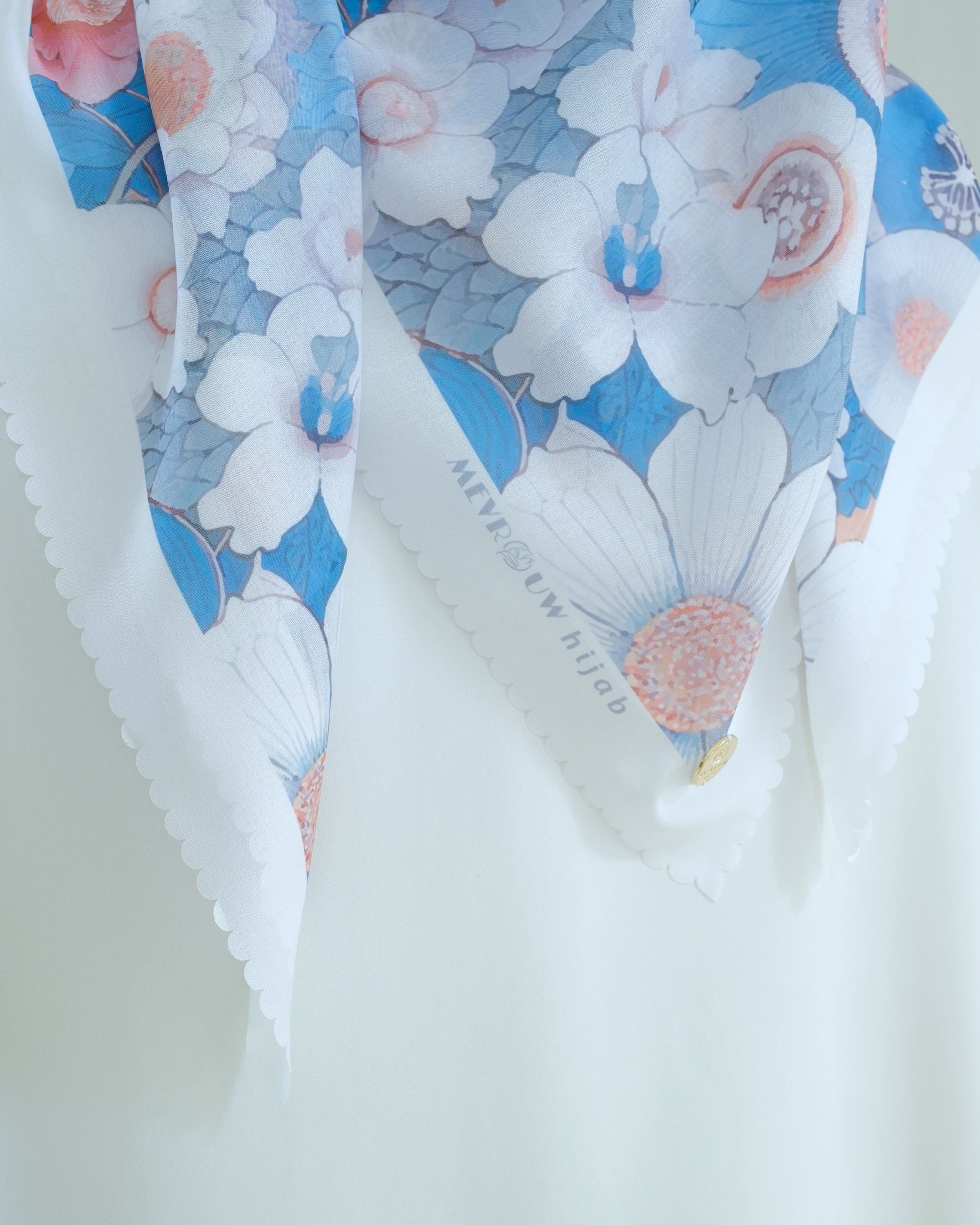 Square Hijab AZALEA 110x110 in White