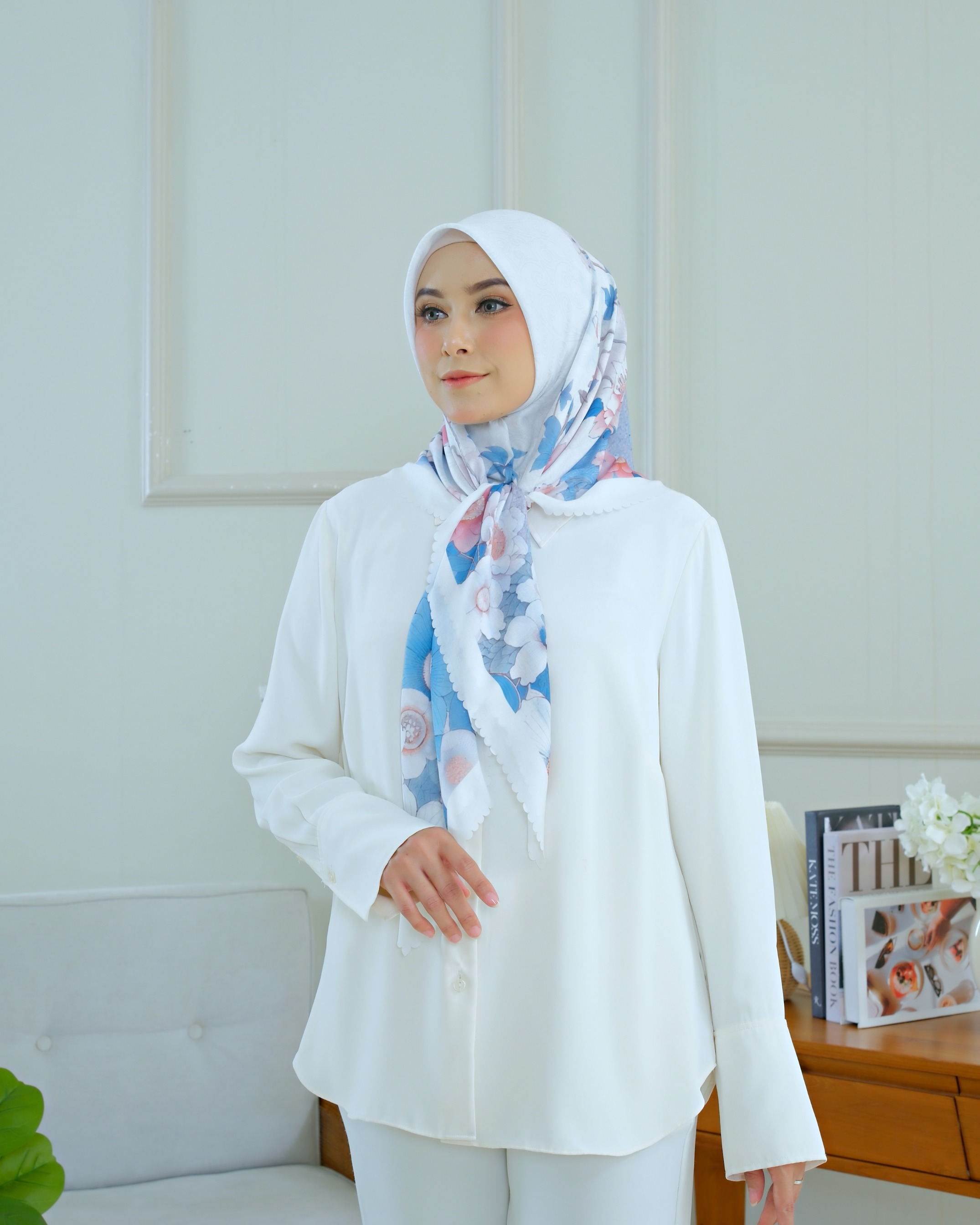 Square Hijab AZALEA 110x110 in White