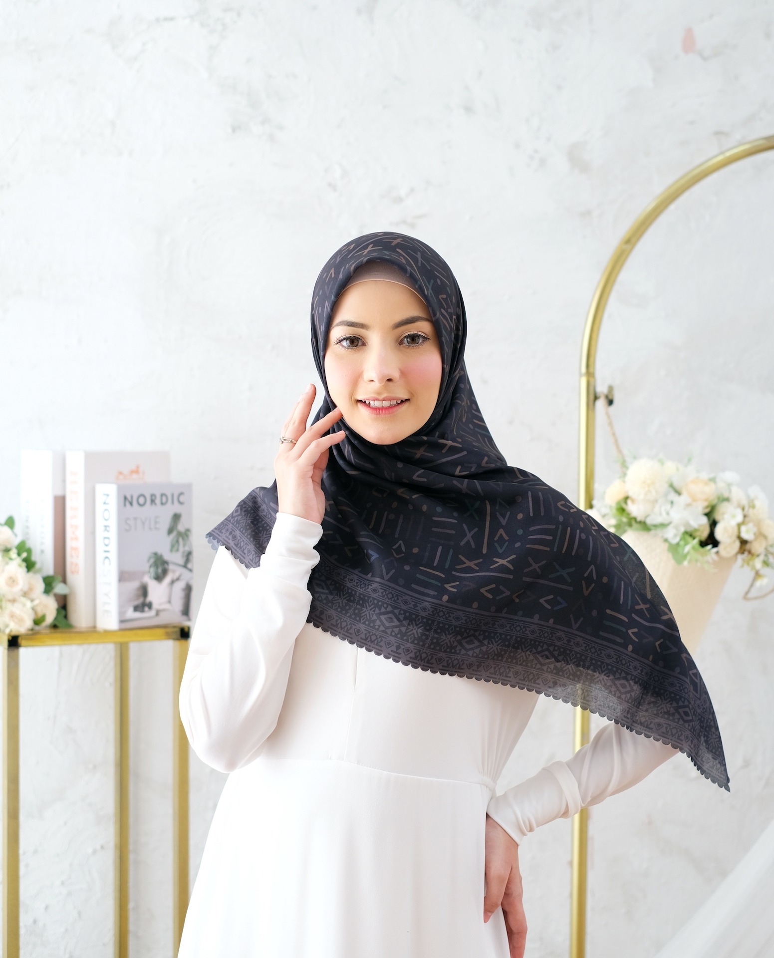 Square Hijab SAFI in Black