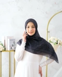 Square Hijab SAFI in Black
