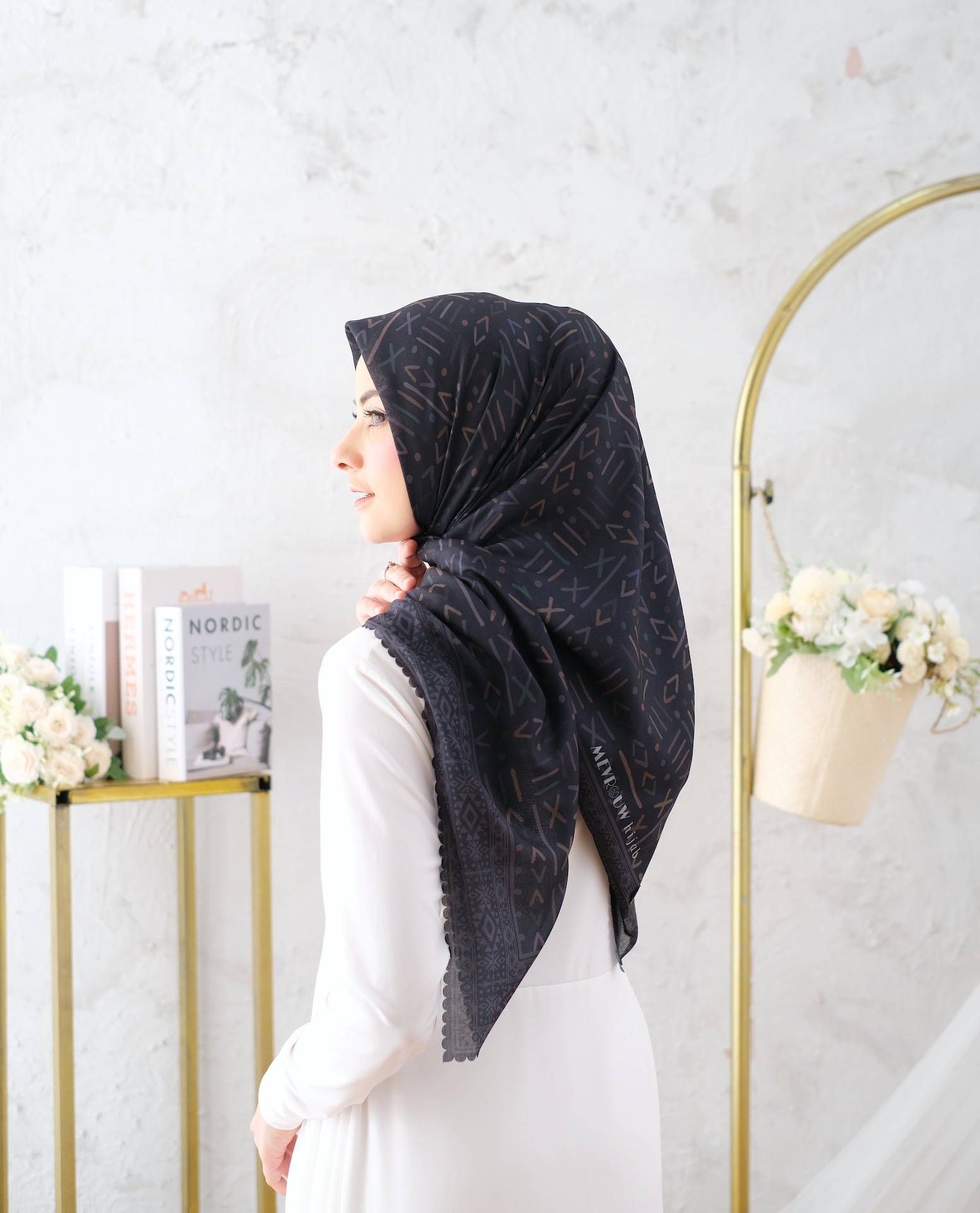 Square Hijab SAFI in Black