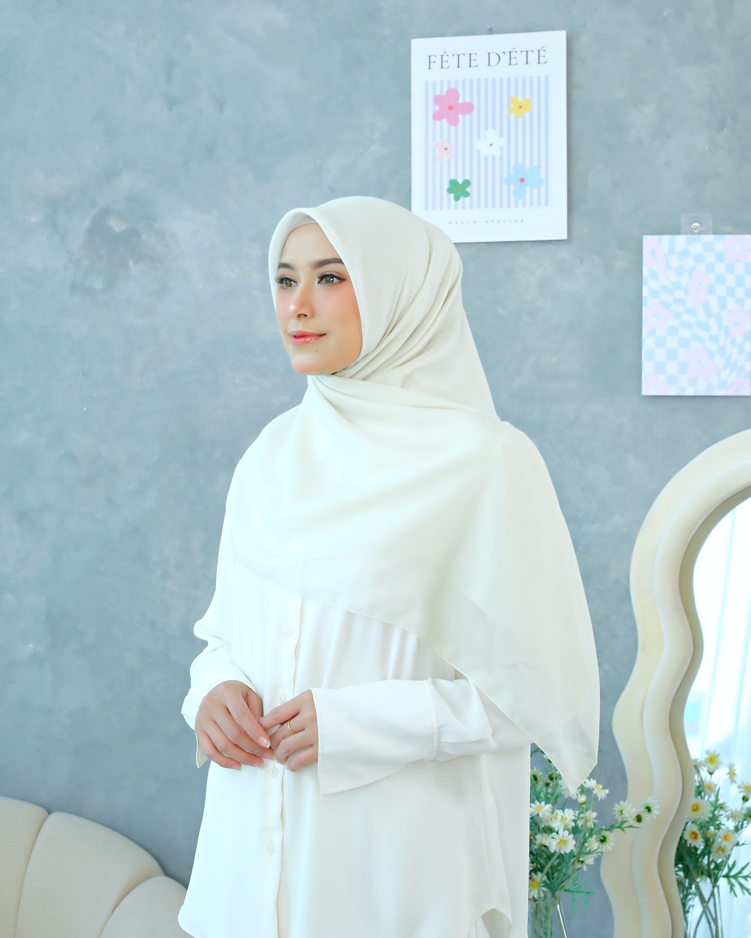 Plain Hijab VOAL PARIS PREMIUM in Canary Green