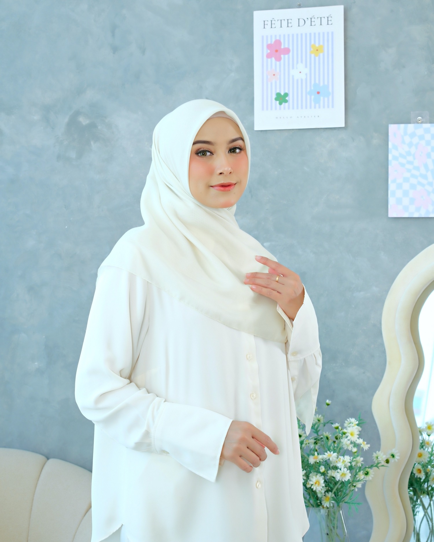 Plain Hijab VOAL PARIS PREMIUM in Canary Green