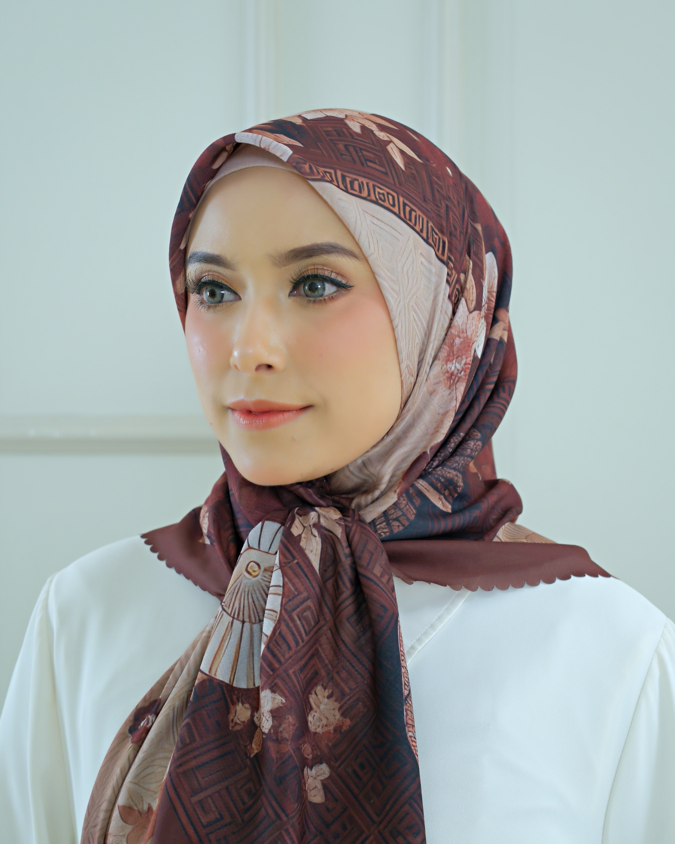 Square Hijab THE ZEN 110x110 in Chairo