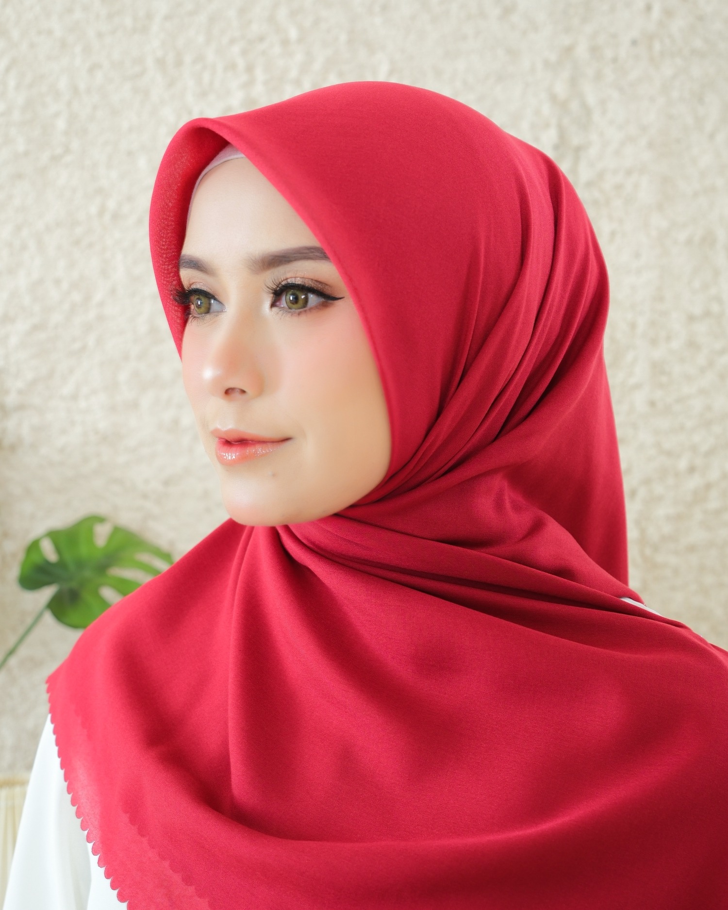Plain Hijab VOAL ULTRAFINE in Cherry