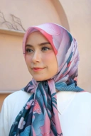 Square Hijab NIWA 110x110 in Fire