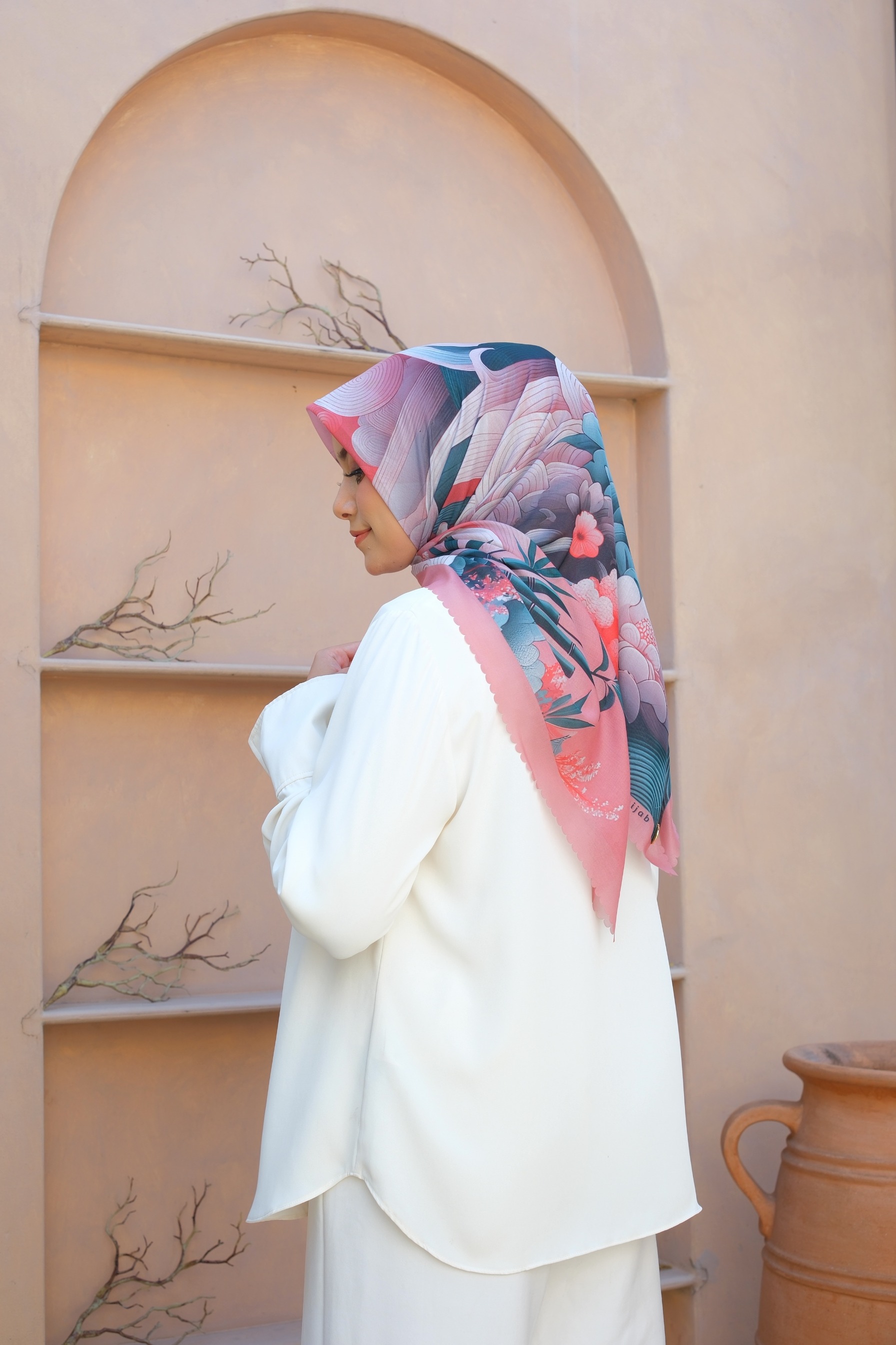 Square Hijab NIWA 110x110 in Fire