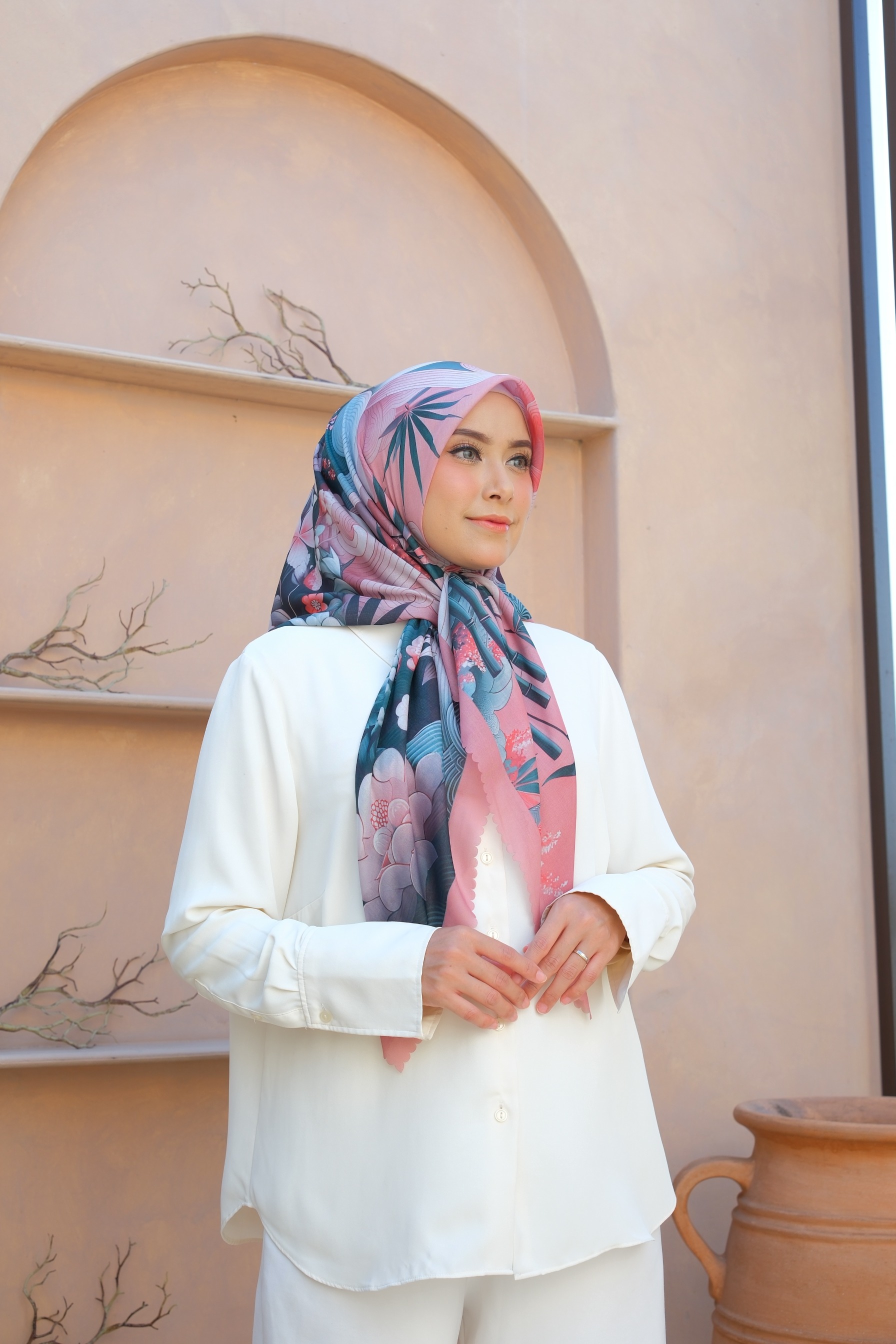 Square Hijab NIWA 110x110 in Fire