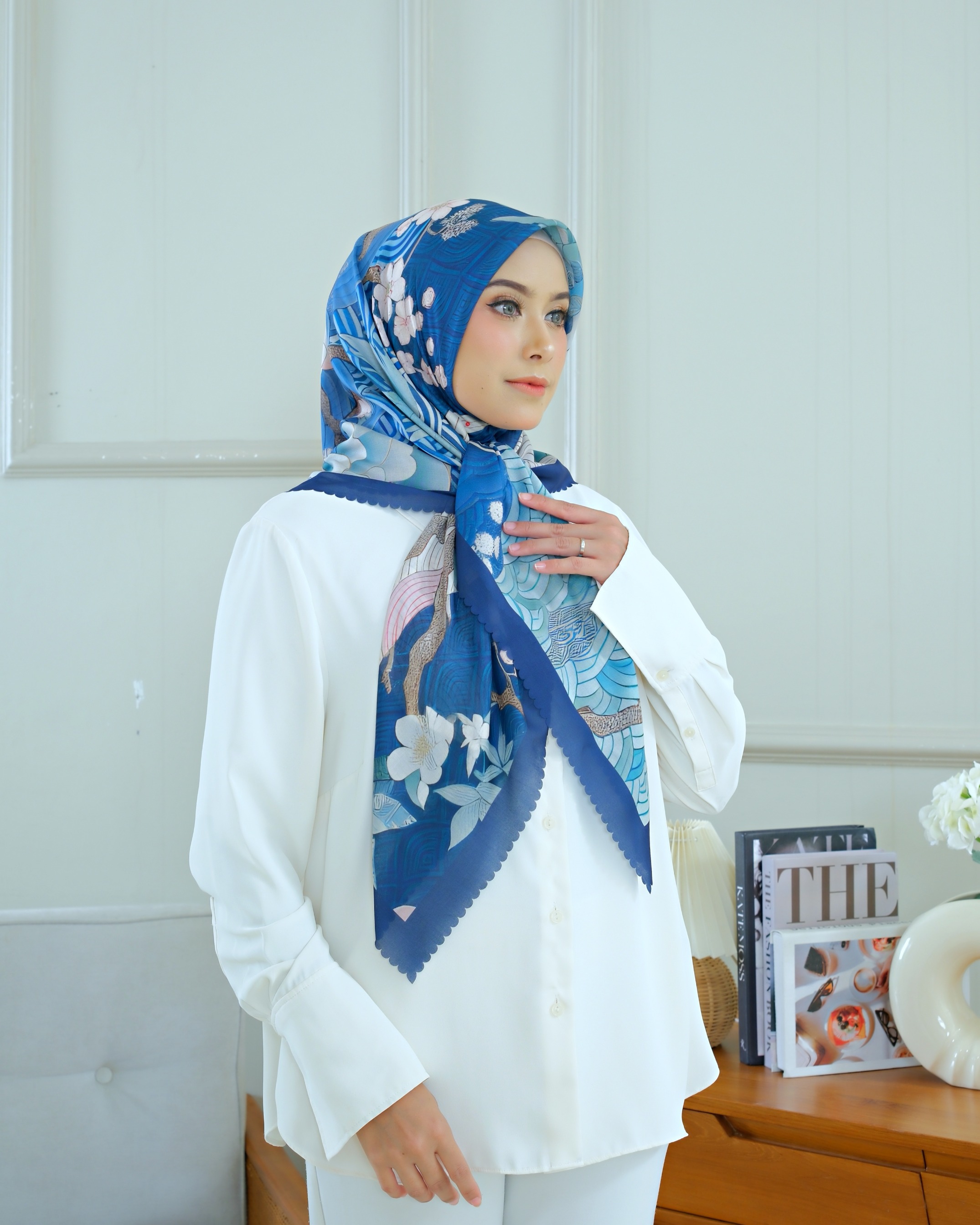 Square Hijab THE ZEN 110x110 in Ichi Ao