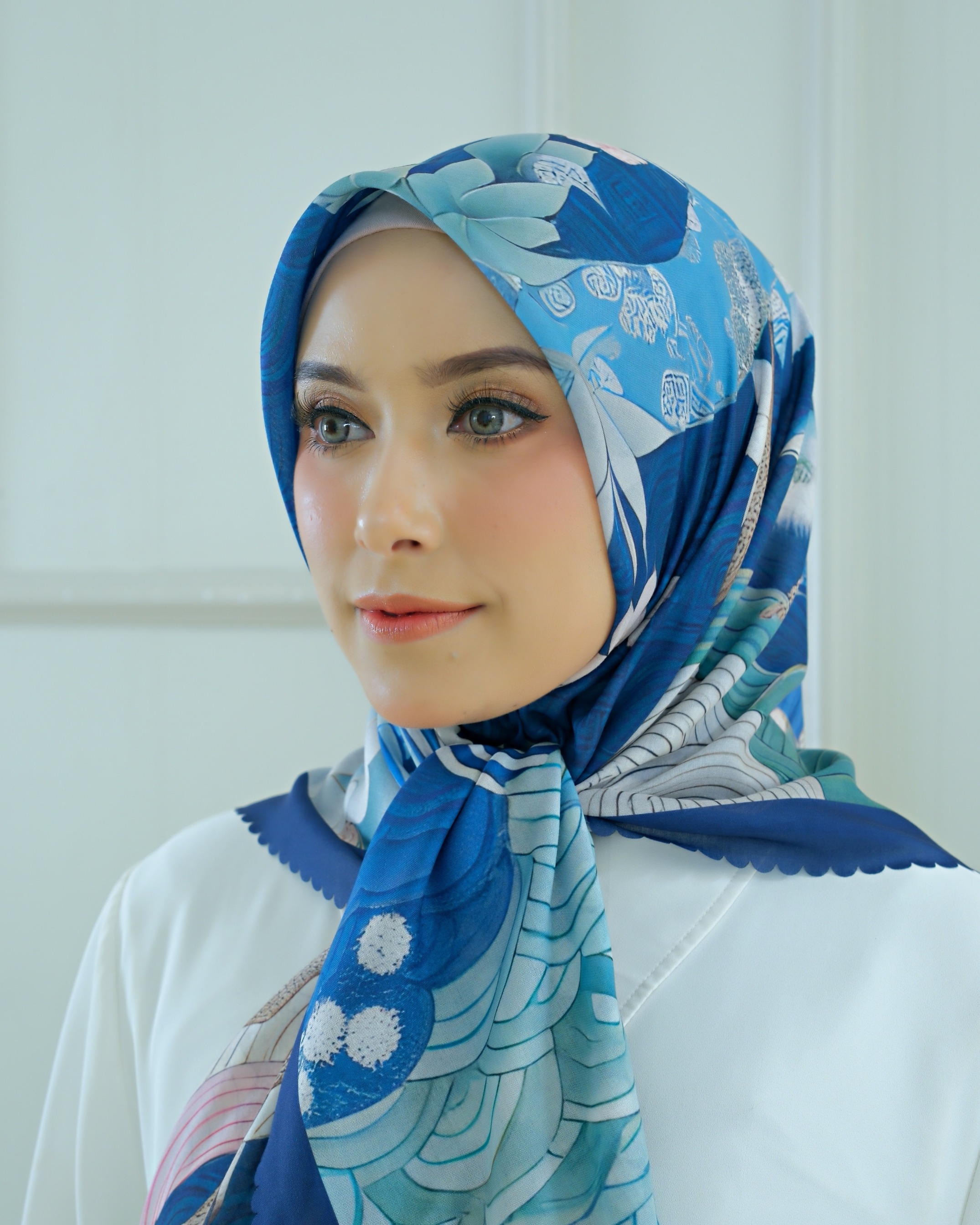 Square Hijab THE ZEN 110x110 in Ichi Ao
