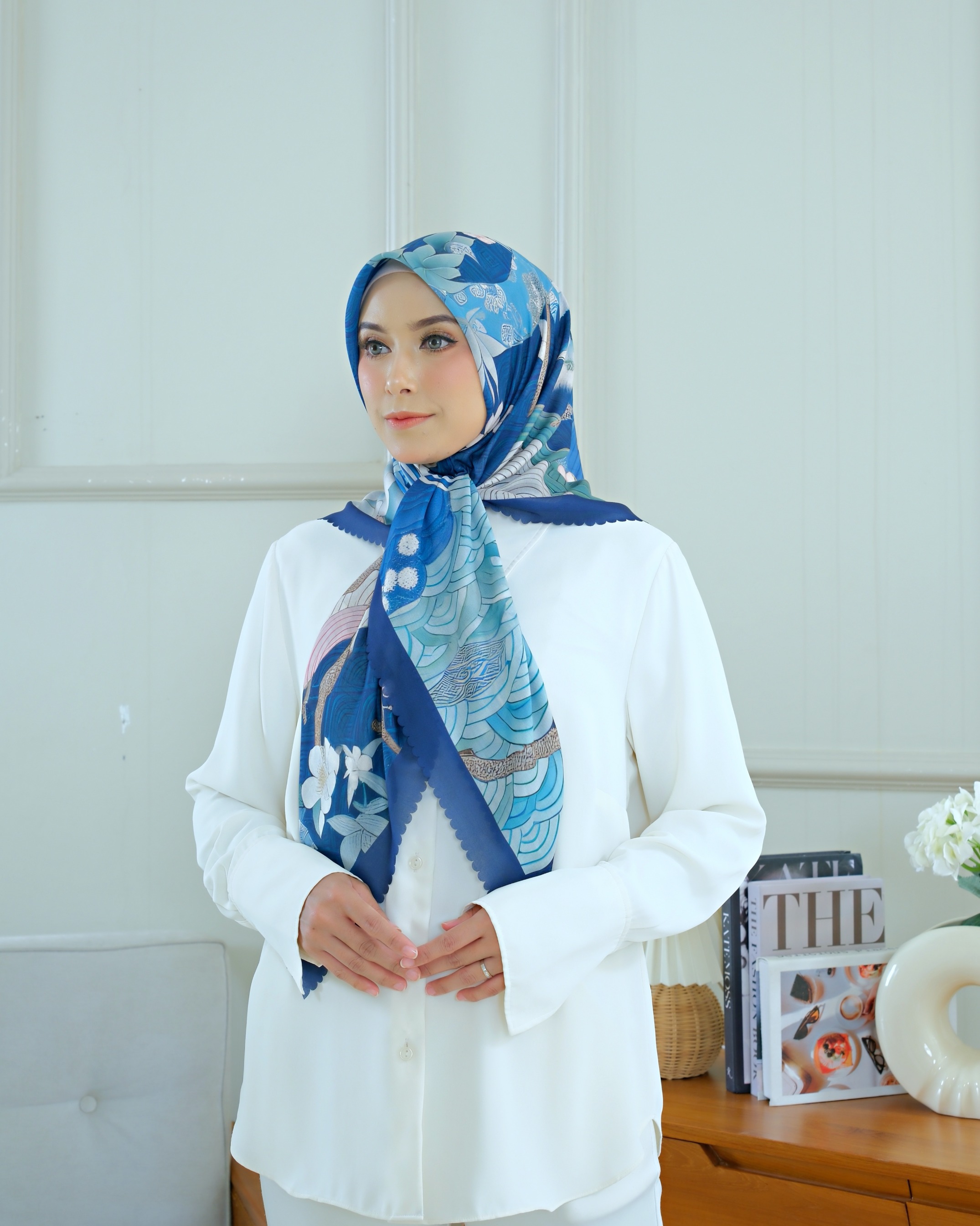 Square Hijab THE ZEN 110x110 in Ichi Ao