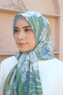 Square Hijab OCEAN 110x110 in Kelp