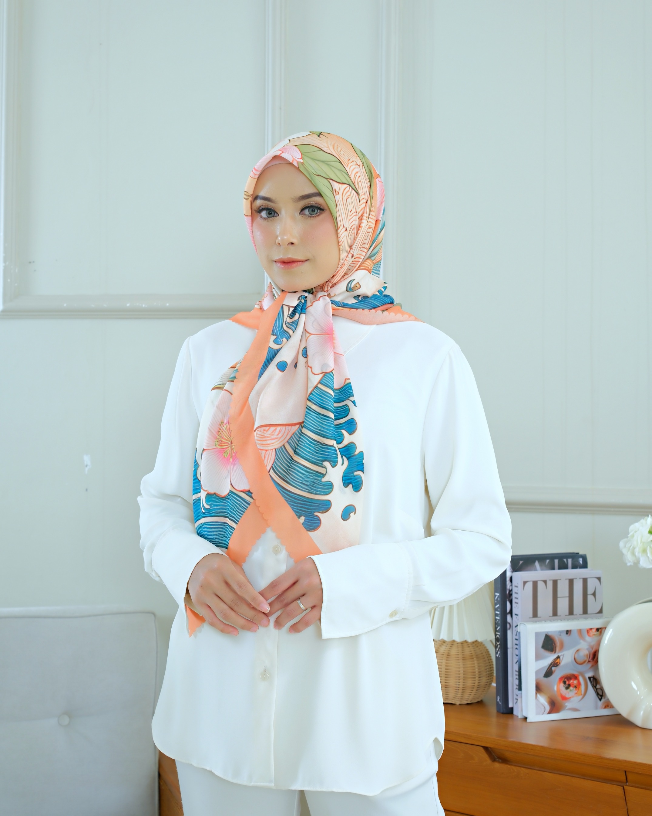 Square Hijab THE ZEN 110x110 in Kiiro