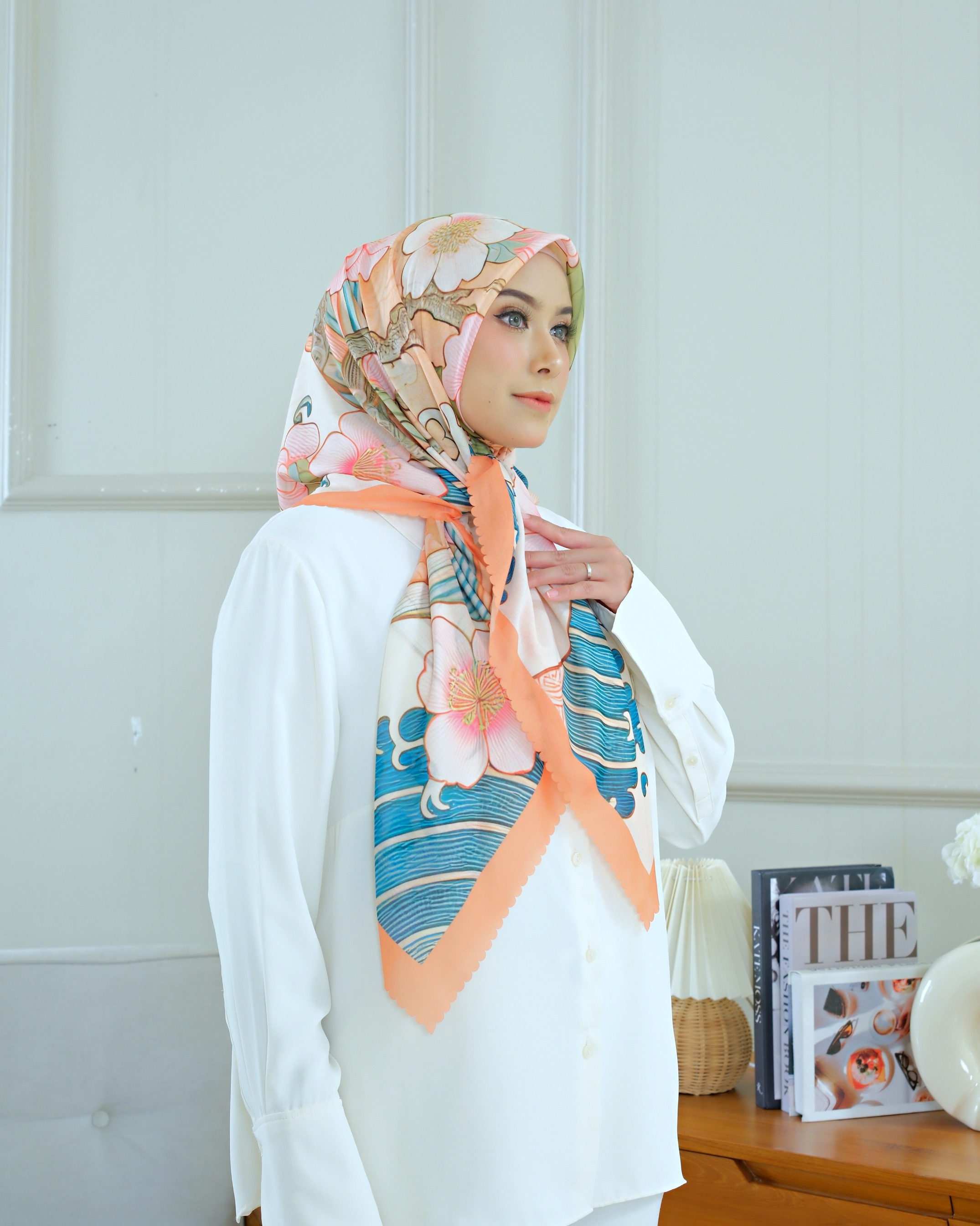 Square Hijab THE ZEN 110x110 in Kiiro