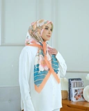 Square Hijab THE ZEN 110x110 in Kiiro