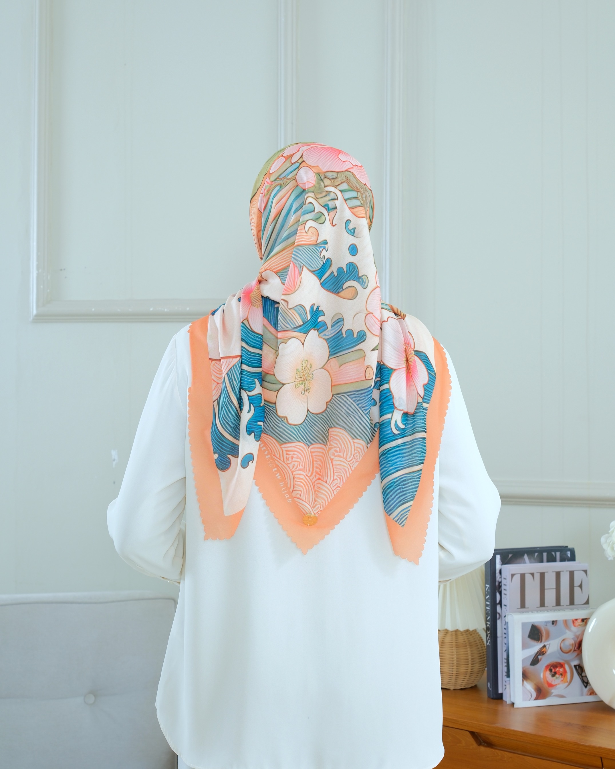 Square Hijab THE ZEN 110x110 in Kiiro