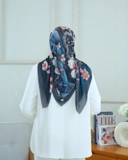 Square Hijab THE ZEN 110x110 in Kuro