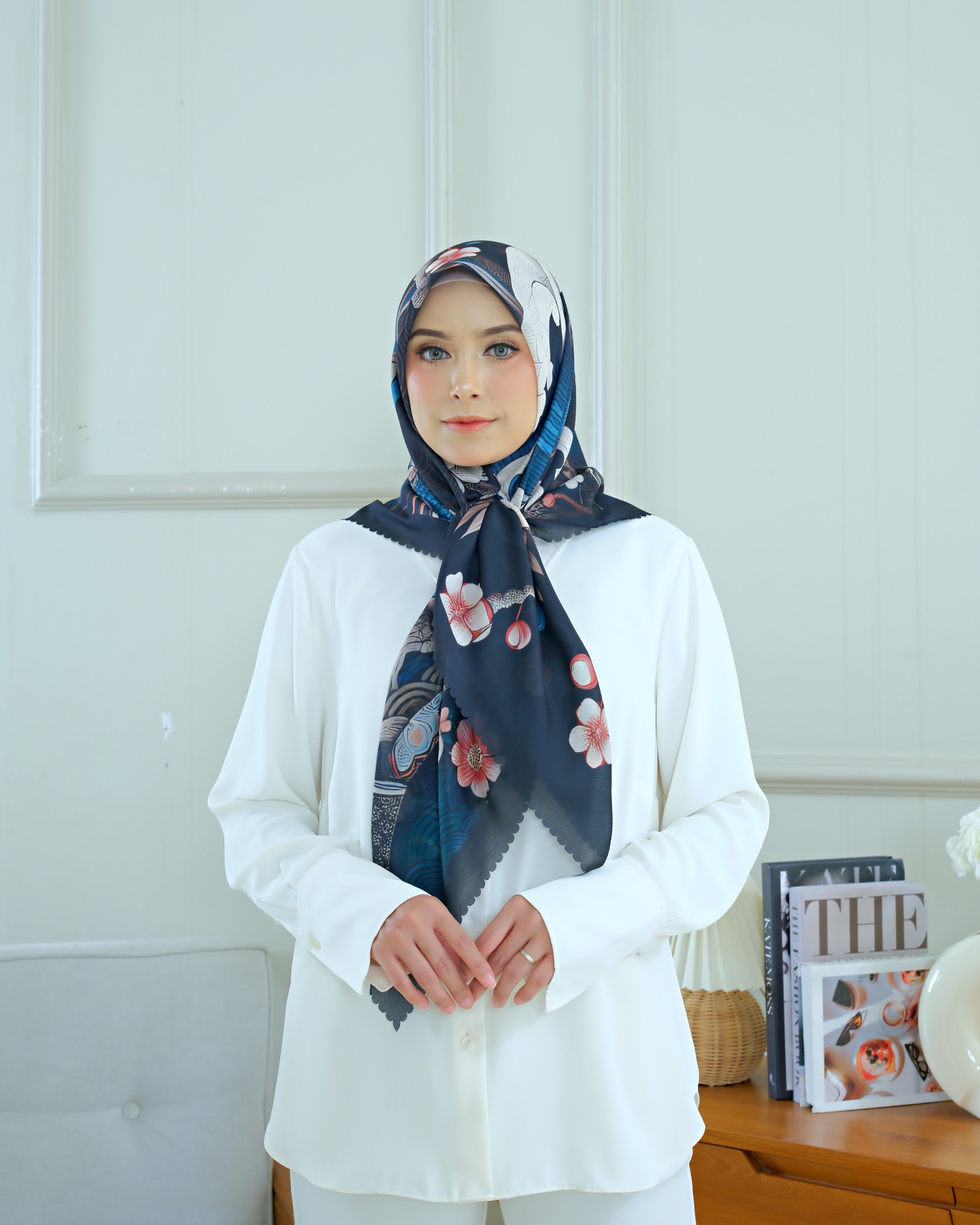 Square Hijab THE ZEN 110x110 in Kuro