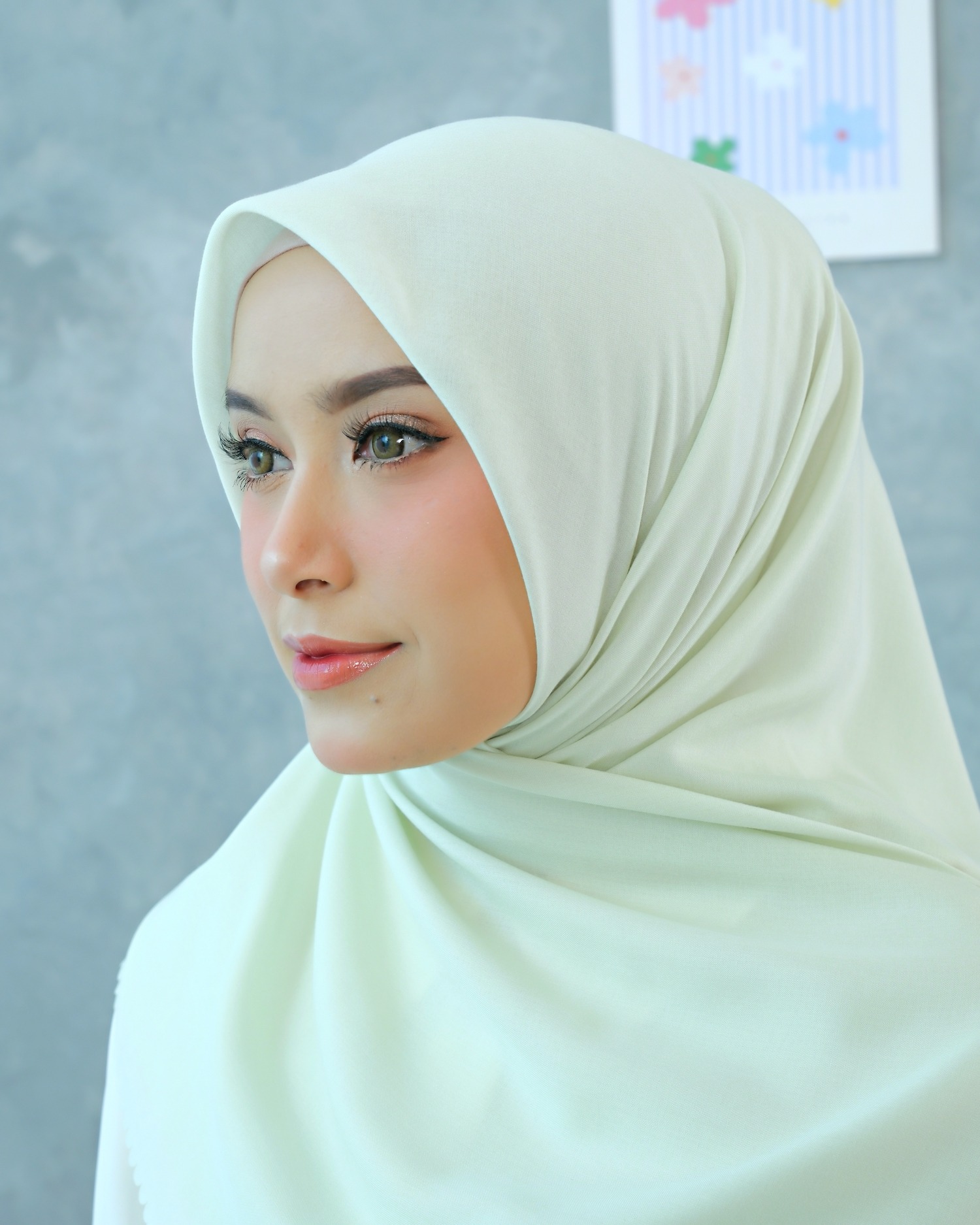 Plain Hijab VOAL ULTRAFINE in Lime Green