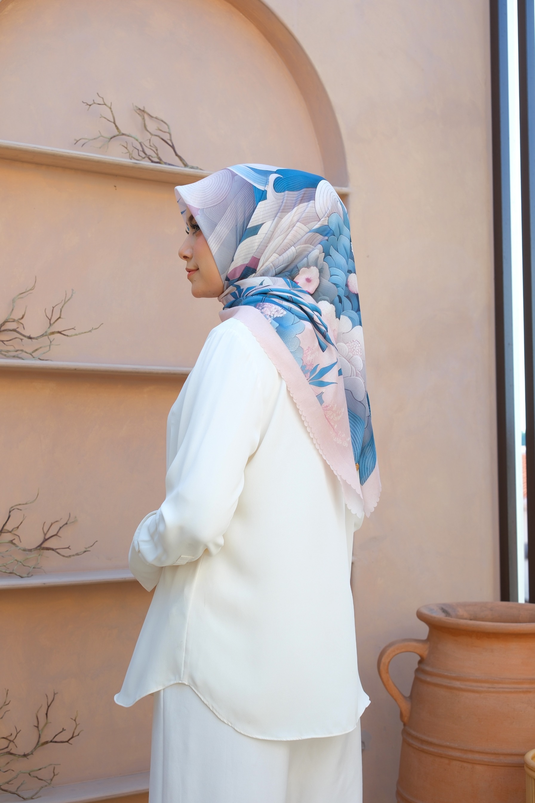 Square Hijab NIWA 110x110 in Momo
