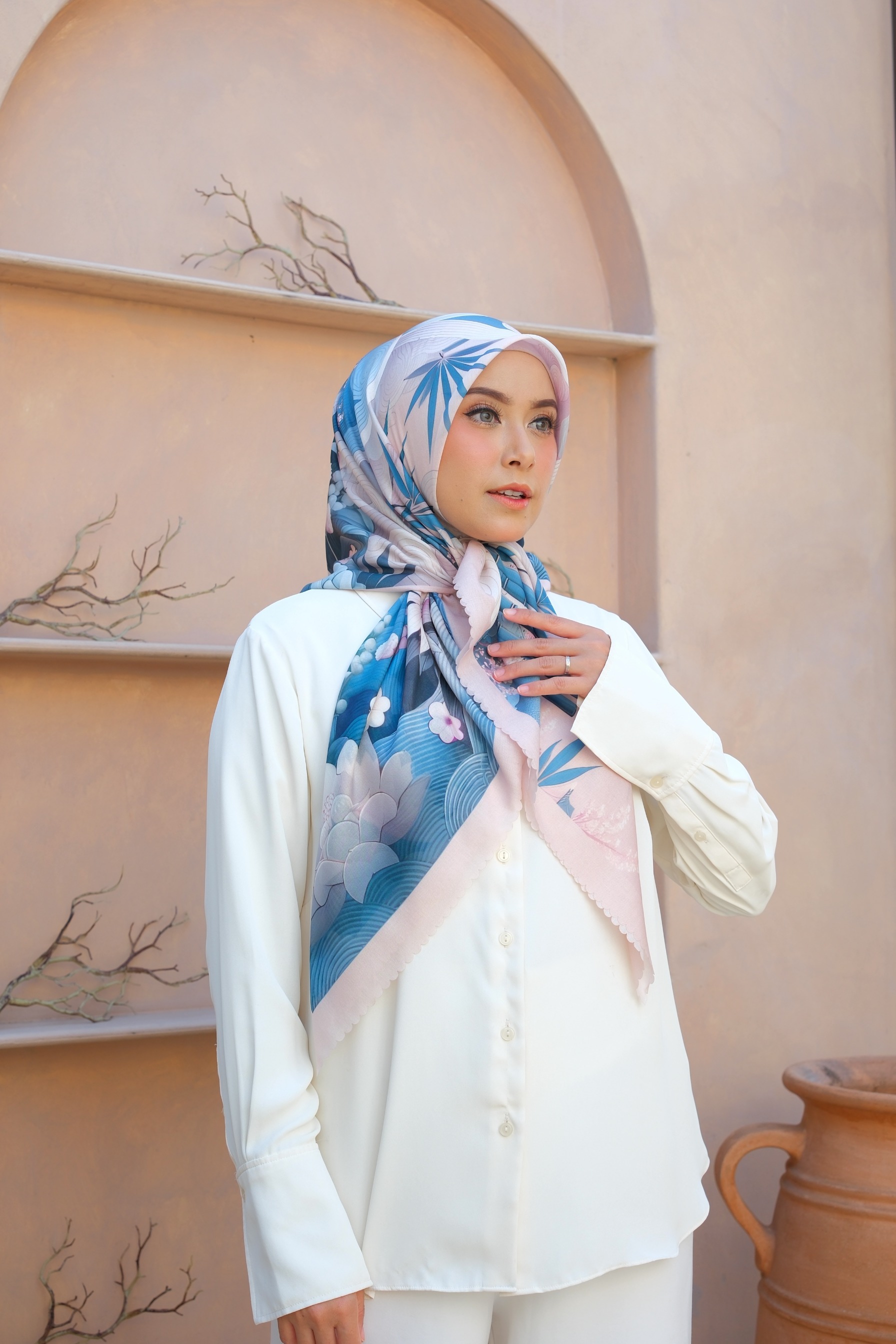 Square Hijab NIWA 110x110 in Momo