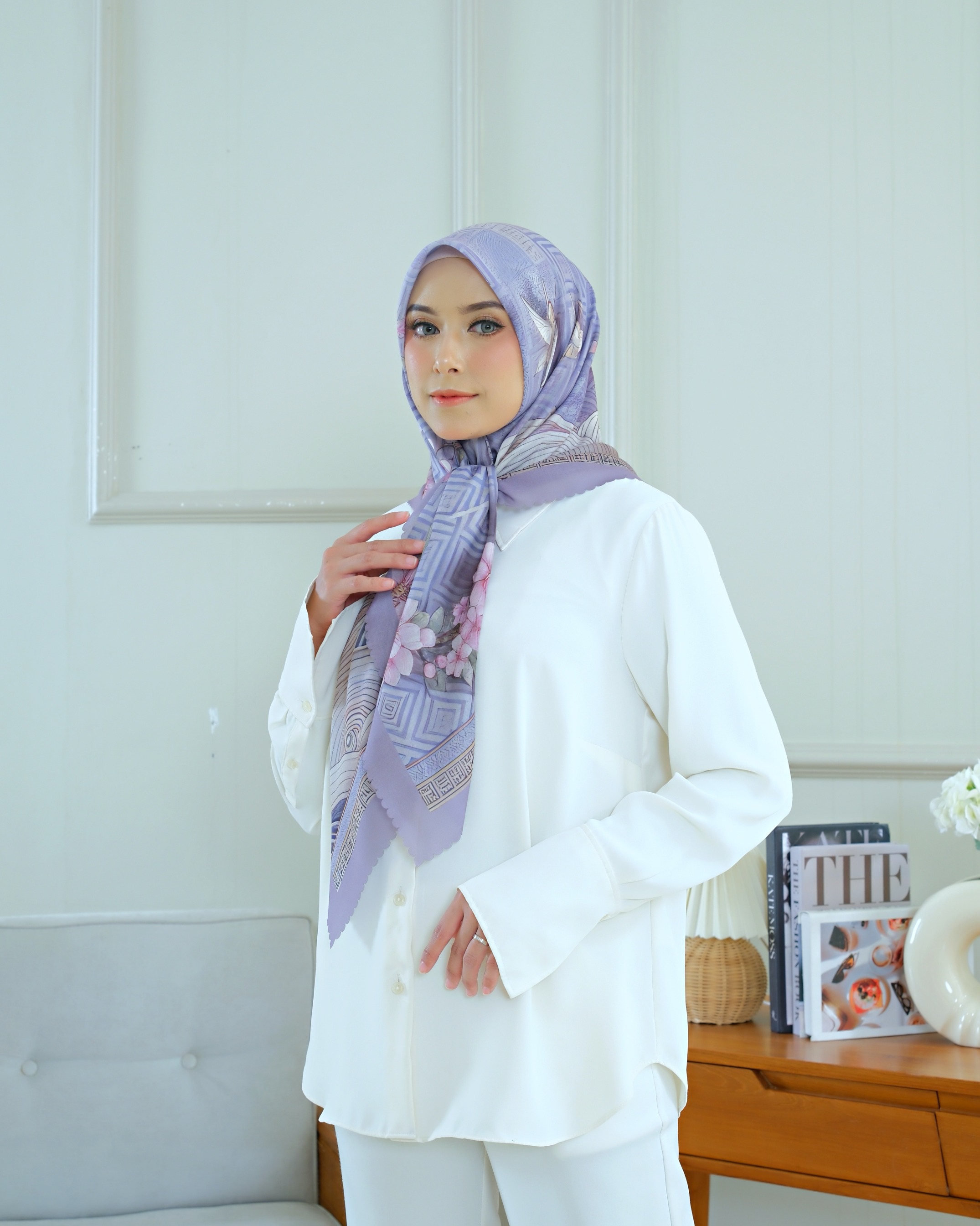 Square Hijab THE ZEN 110x110 in Murasaki
