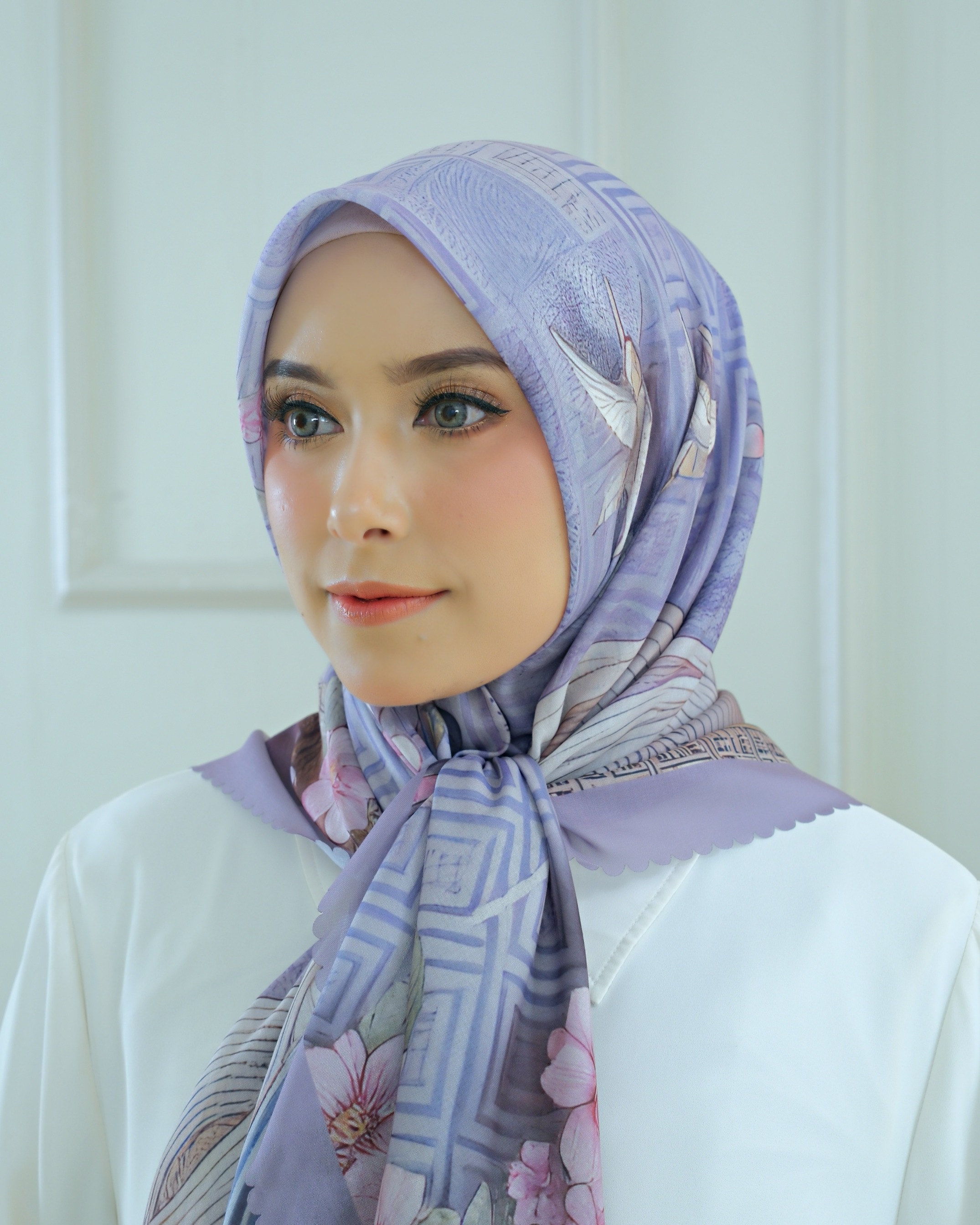 Square Hijab THE ZEN 110x110 in Murasaki