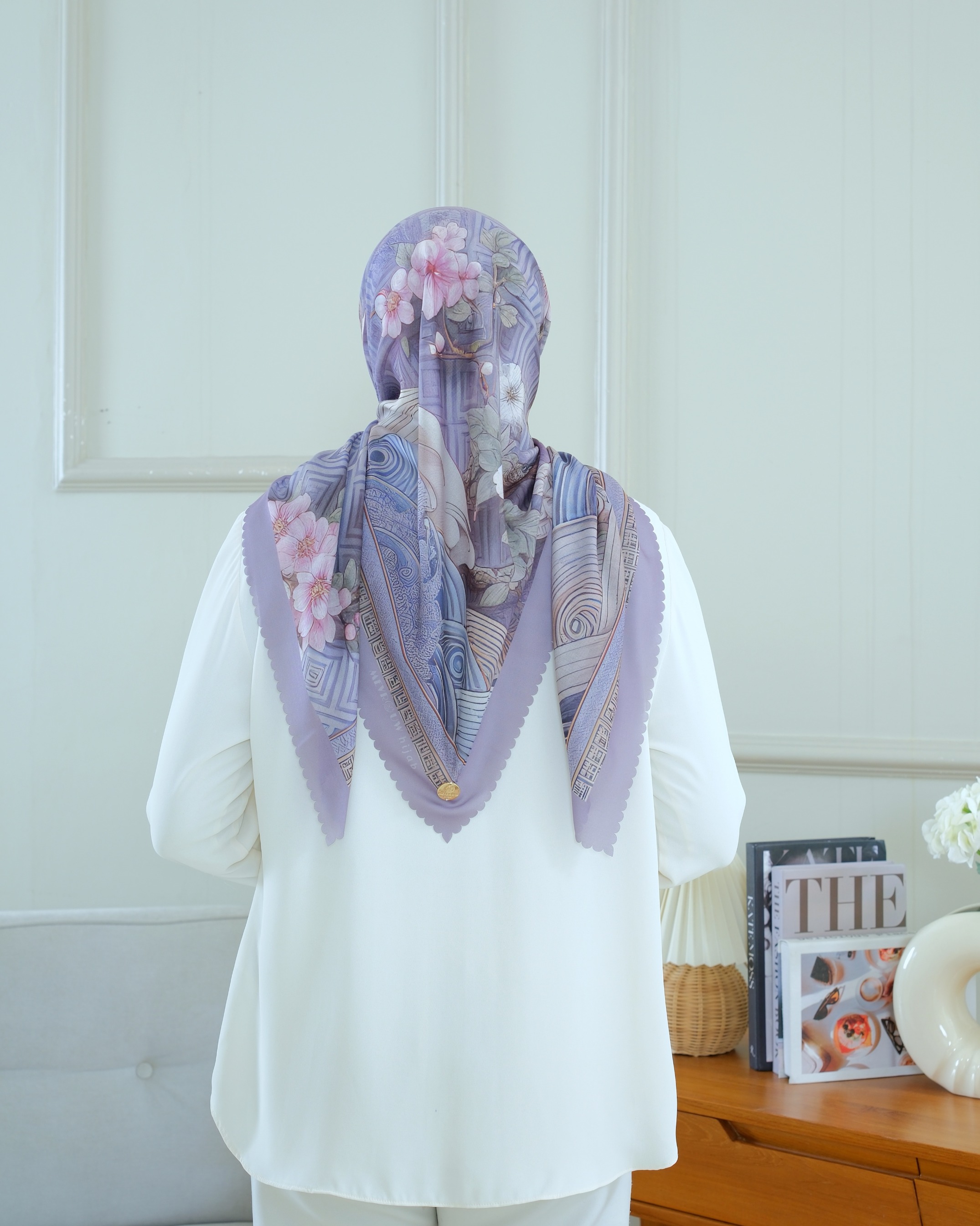 Square Hijab THE ZEN 110x110 in Murasaki