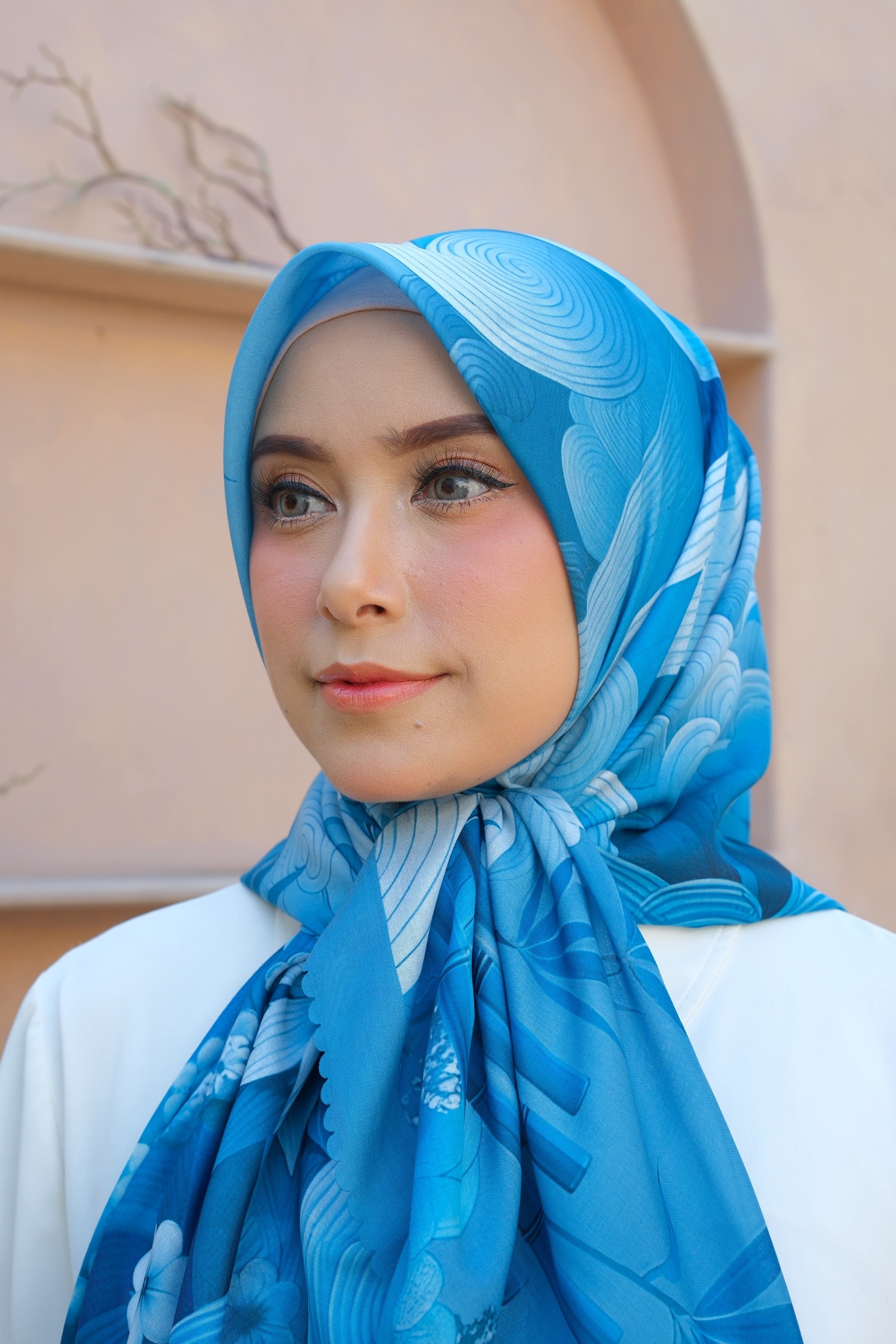 Square Hijab NIWA 110x110 in Nezu